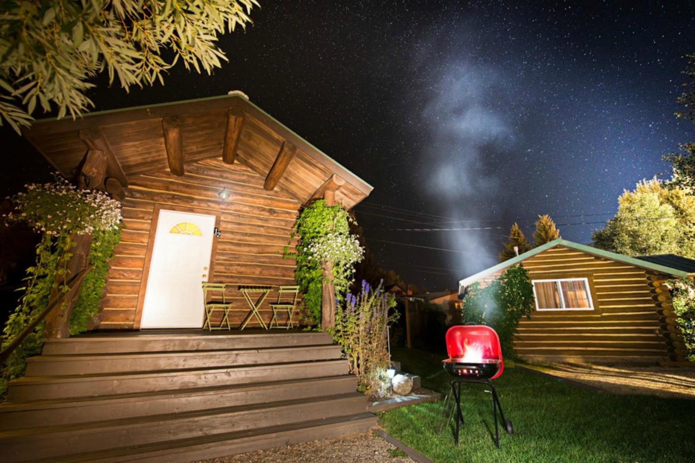 Log Cabin Motel