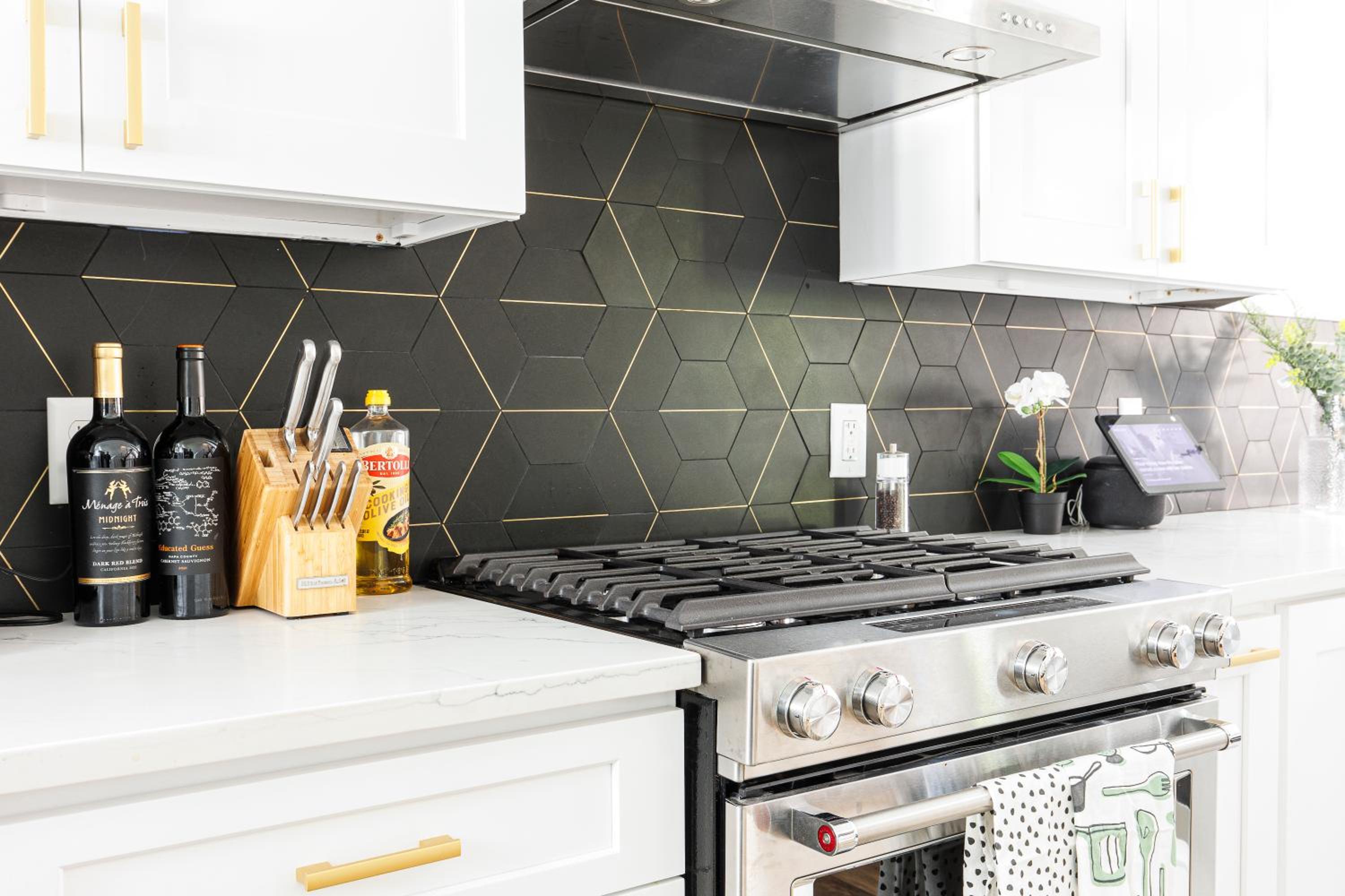 Lux Newly Remodeled DT, Patio, Fully Stocked 5Bd, 3Ba
