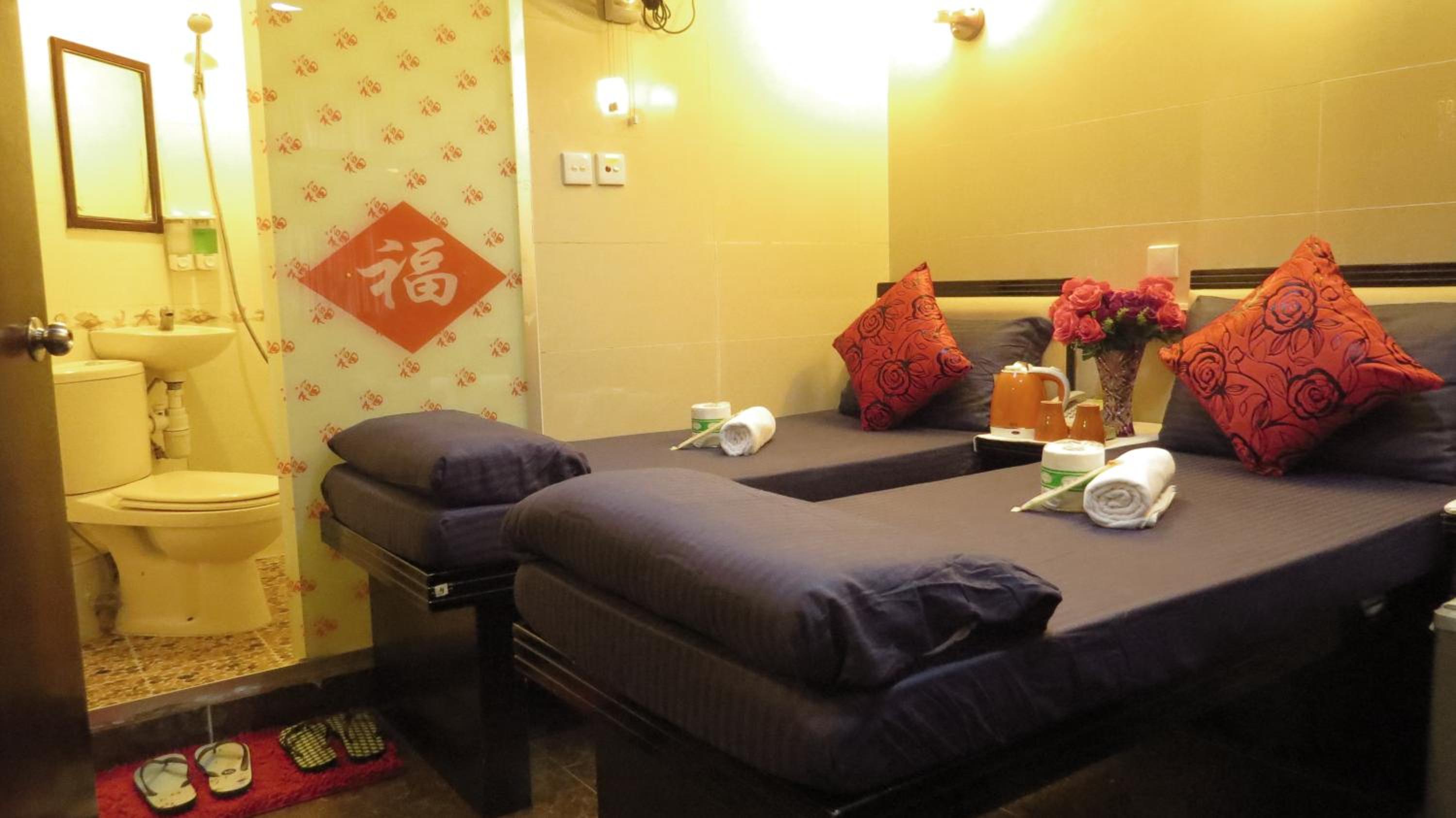 Germany Hostel Block D 24 HOUR RECEPTION 10TH FLOOR FLAT D8
