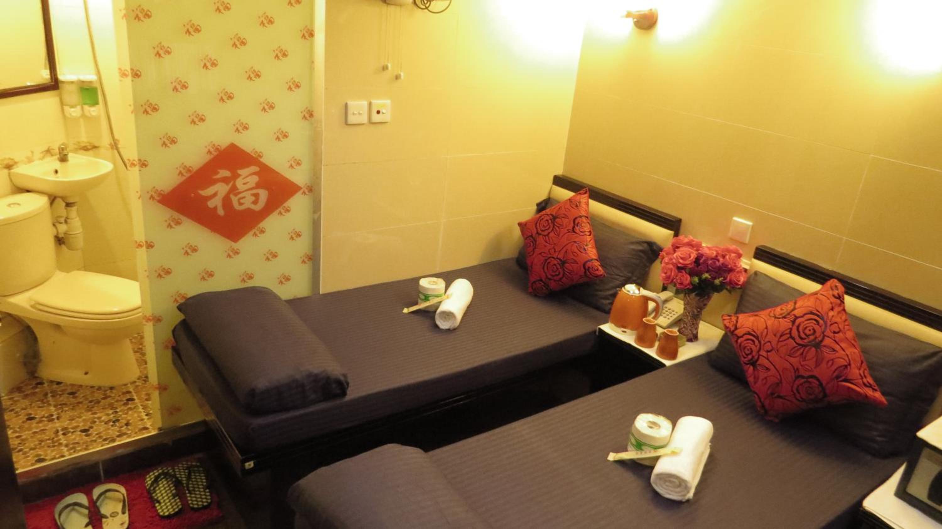 Germany Hostel Block D 24 HOUR RECEPTION 10TH FLOOR FLAT D8