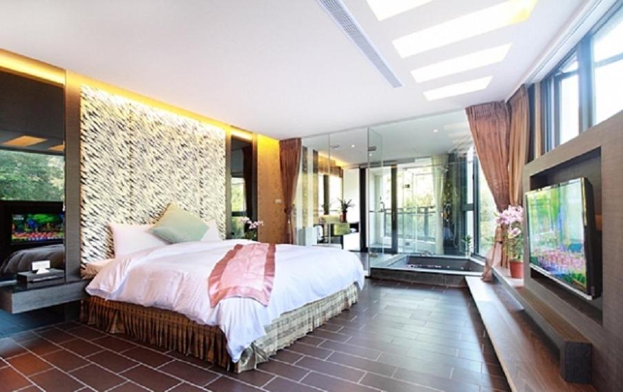 Shuian Lakeside Hotel