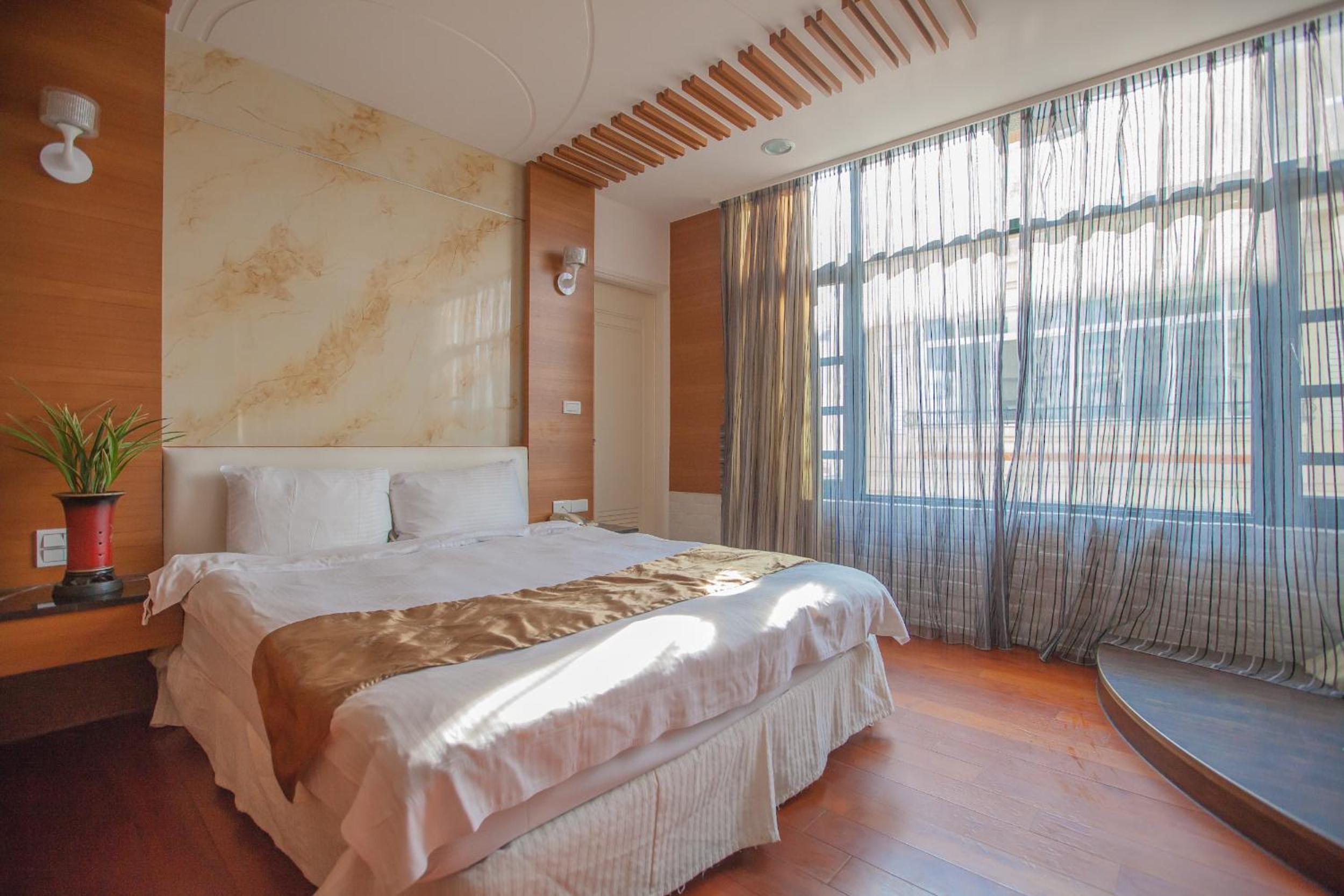Shuian Lakeside Hotel