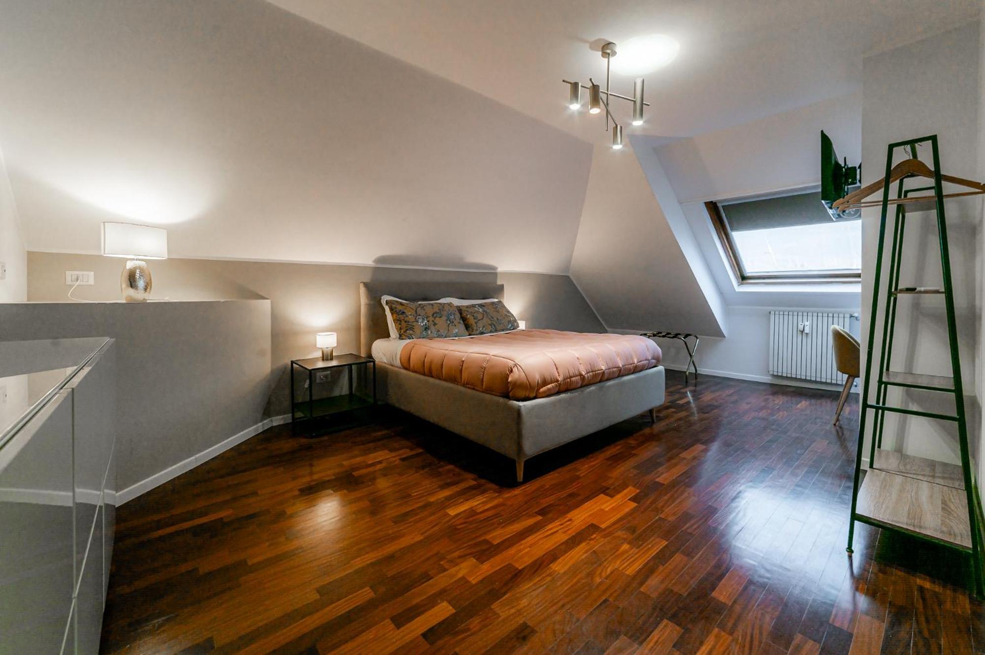 Elegant Penthouse - Metro Conca d'Oro & Terrace