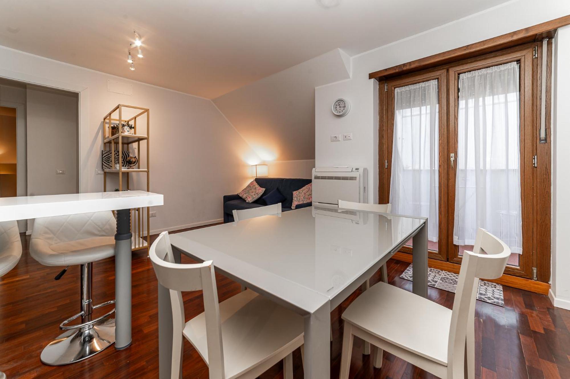 Elegant Penthouse - Metro Conca d'Oro & Terrace