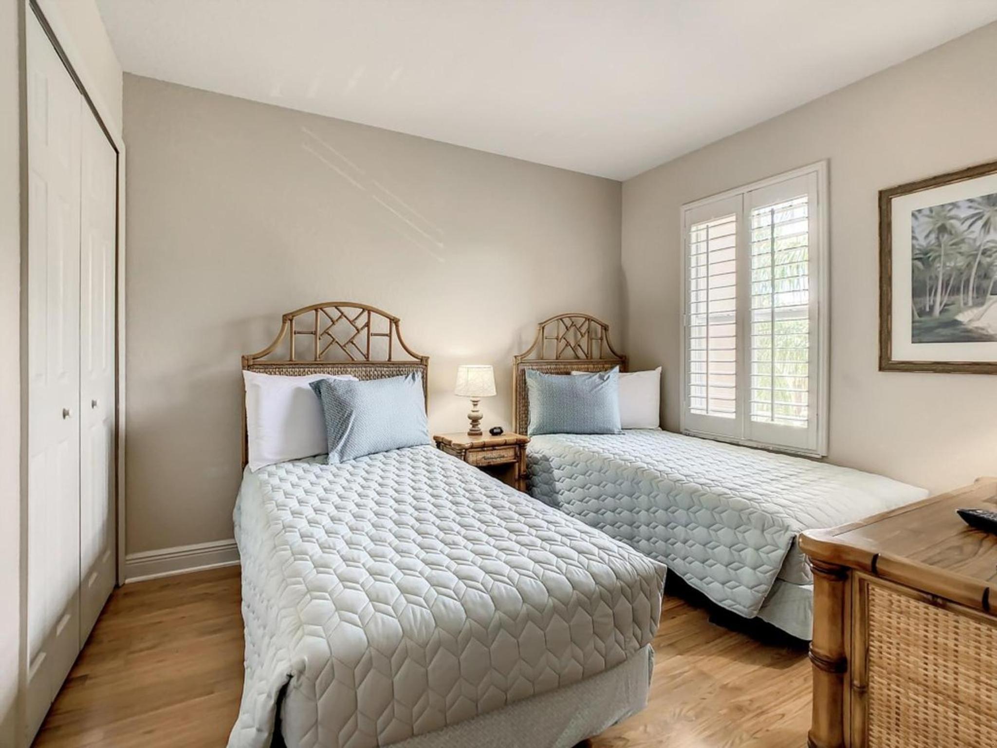 Anna’s Regal Townhome: Comfort & Style Await