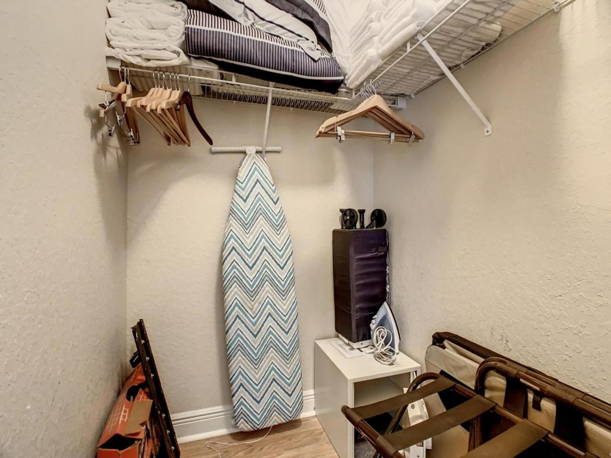Anna’s Regal Townhome: Comfort & Style Await