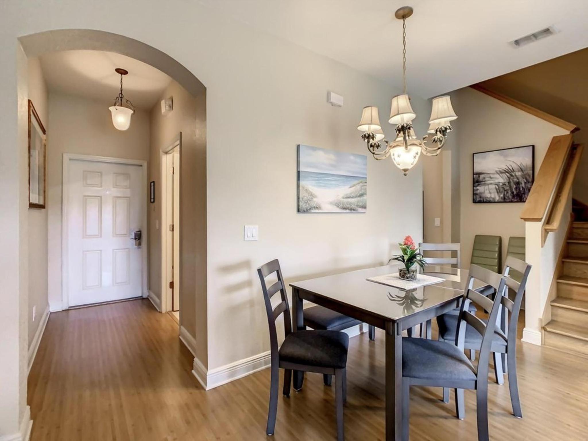 Anna’s Regal Townhome: Comfort & Style Await