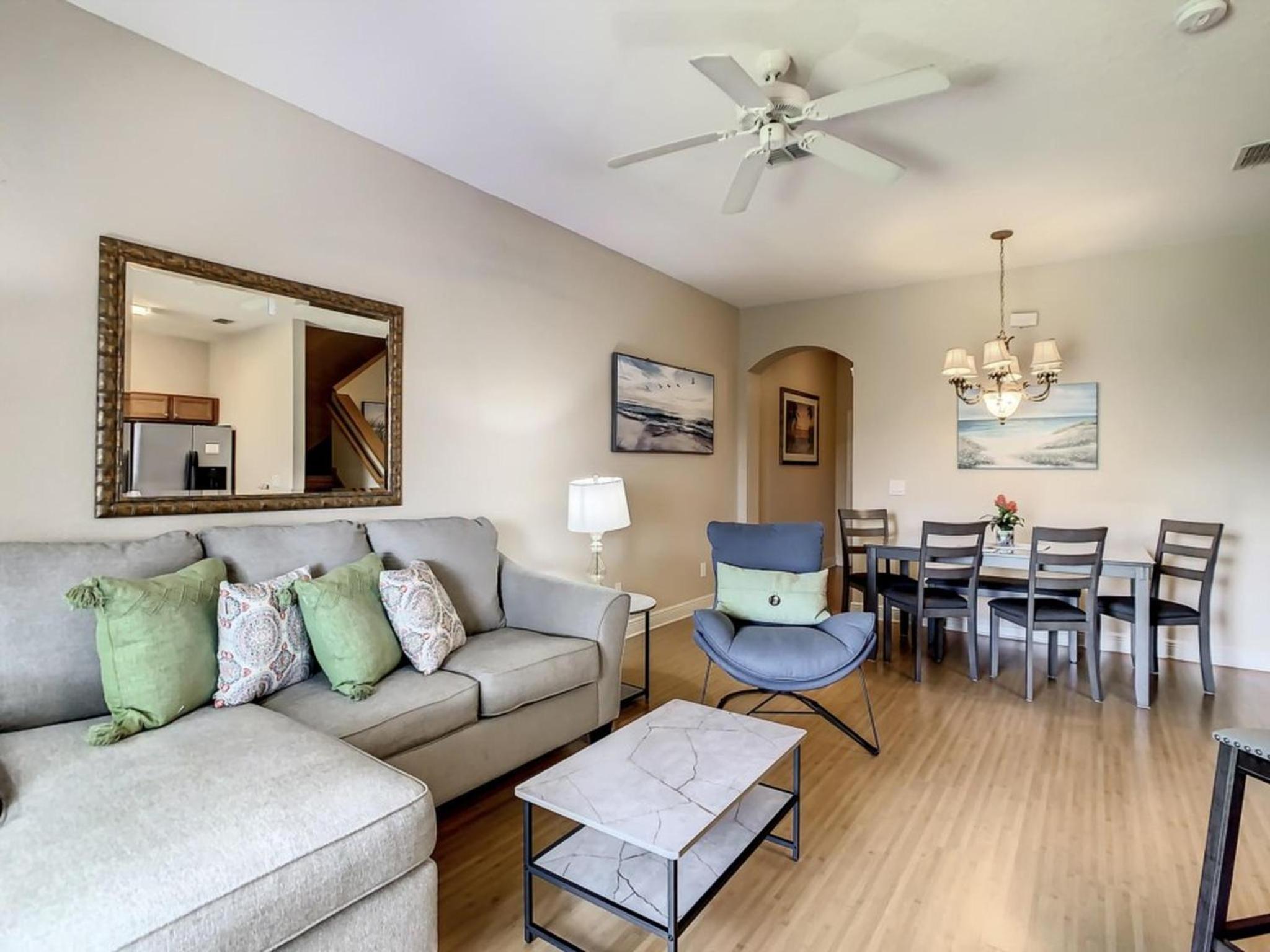 Anna’s Regal Townhome: Comfort & Style Await