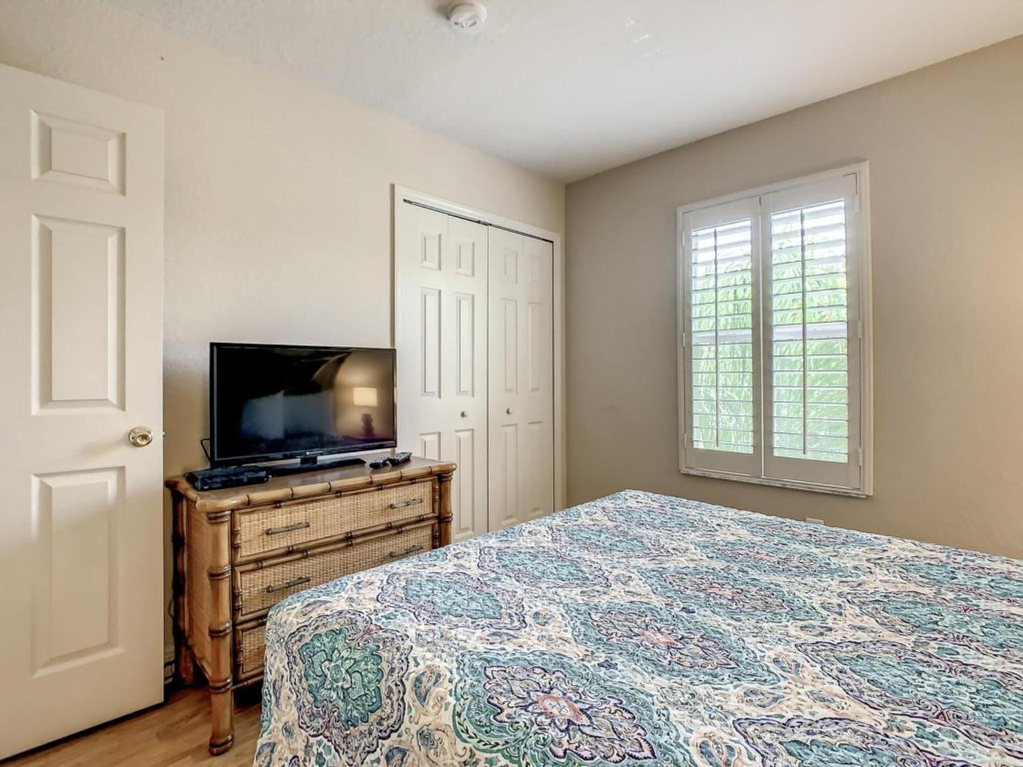 Anna’s Regal Townhome: Comfort & Style Await