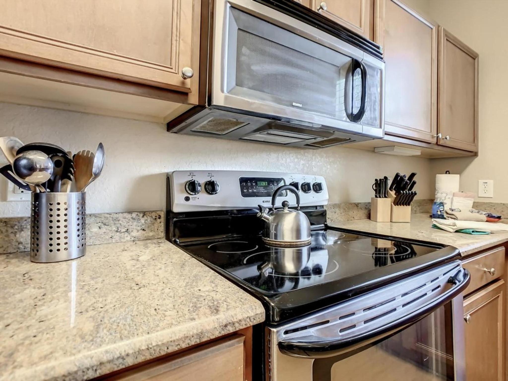 Anna’s Regal Townhome: Comfort & Style Await