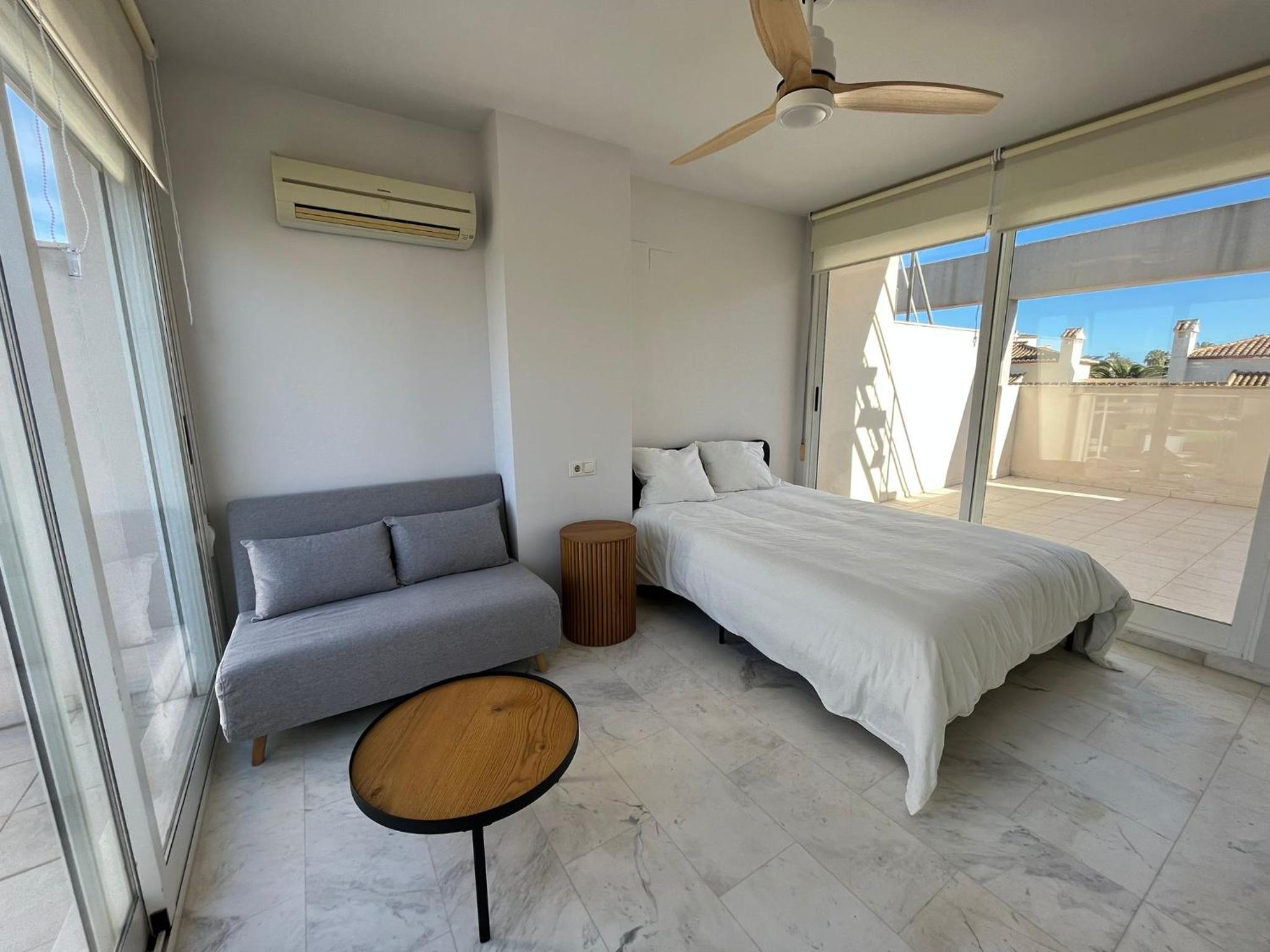 Spacious townhouse in Jávea with swimming pool