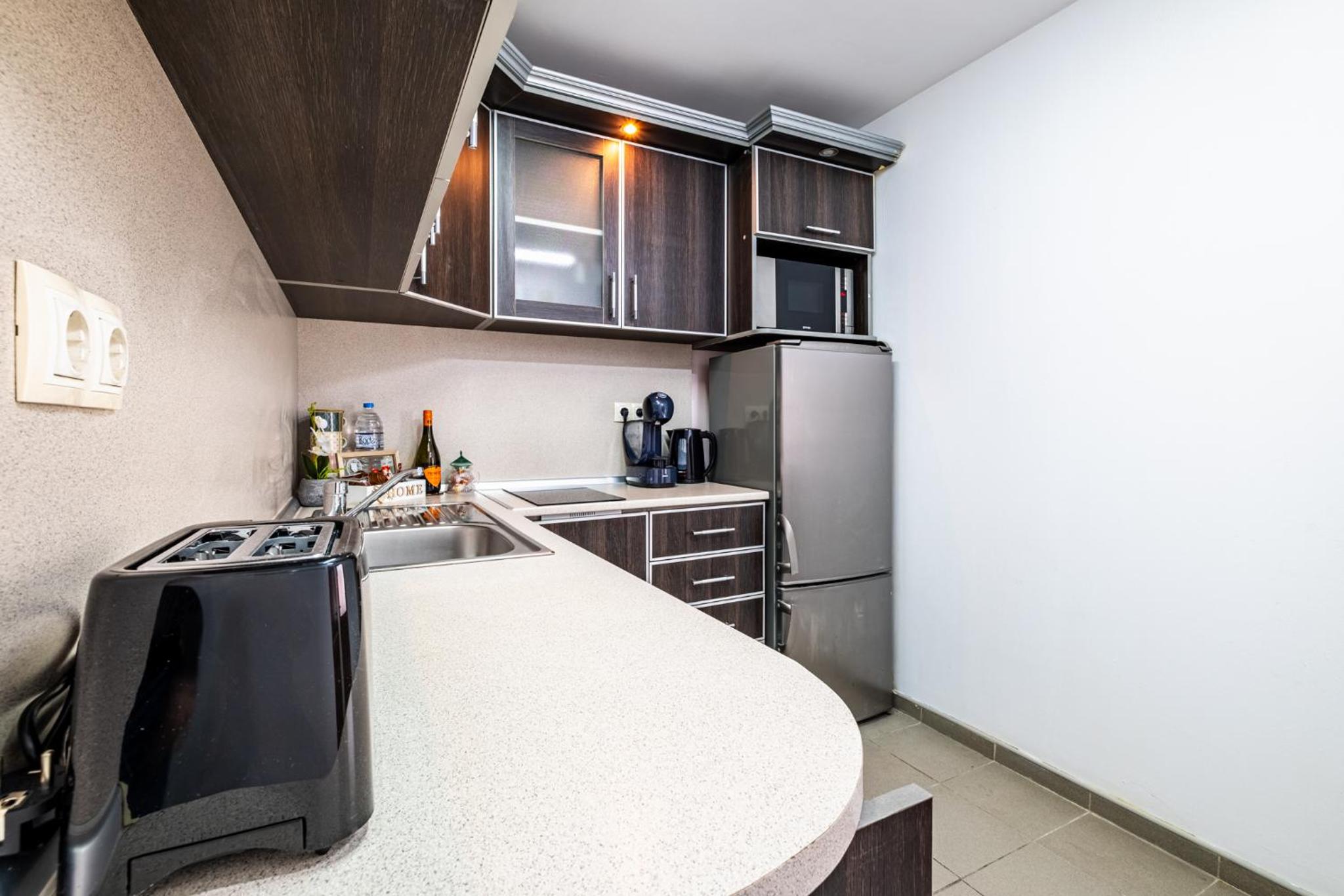 Excellent 2BR Flat In downtown