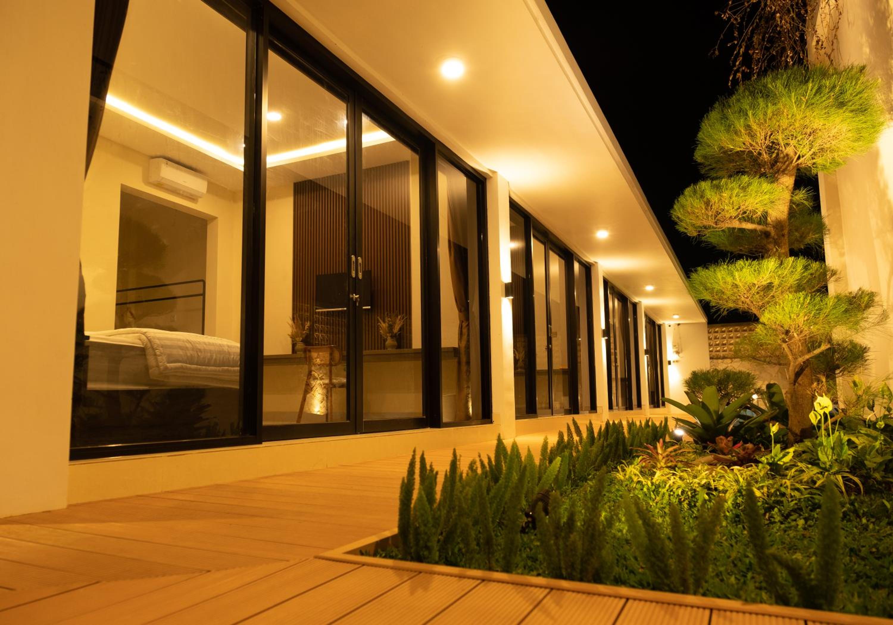 Odetta Villa Puncak - Kolam Renang Private