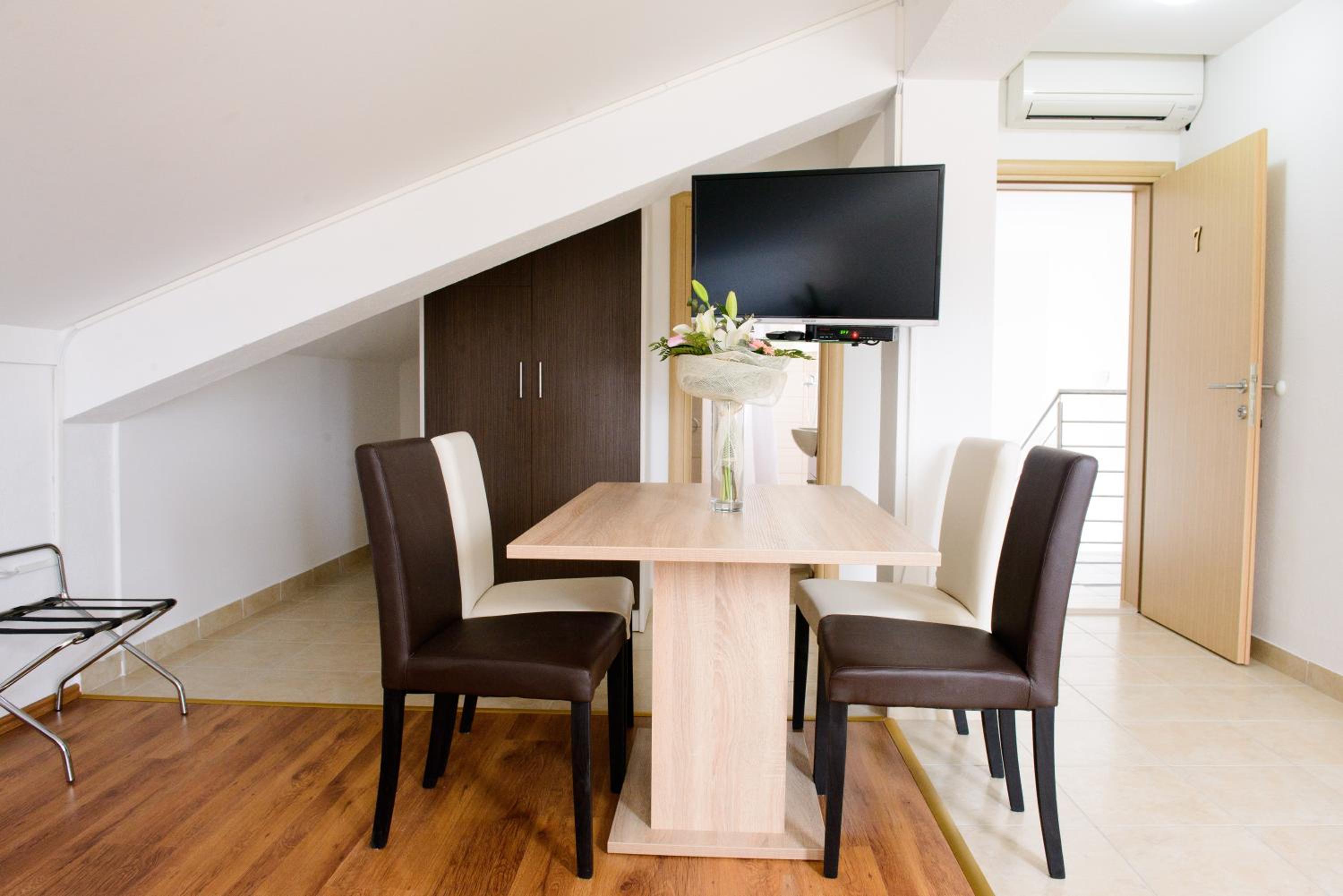 Apartments Deak