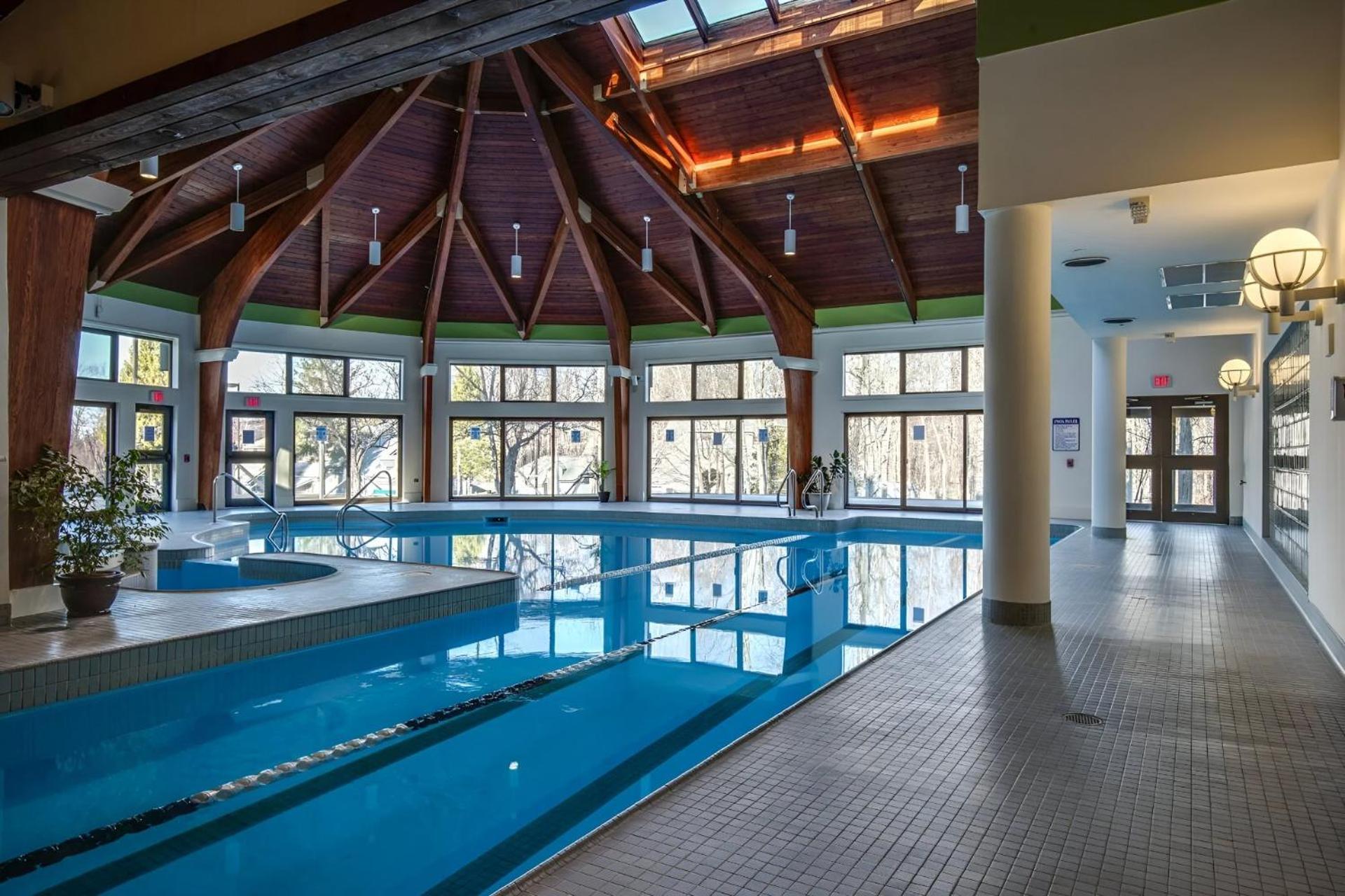Woods Resort and Spa - Cozy 2-Bedroom Condo Minutes to Ski Resort - Spa, Pool, Hot Tub, Tennis, Fireplace