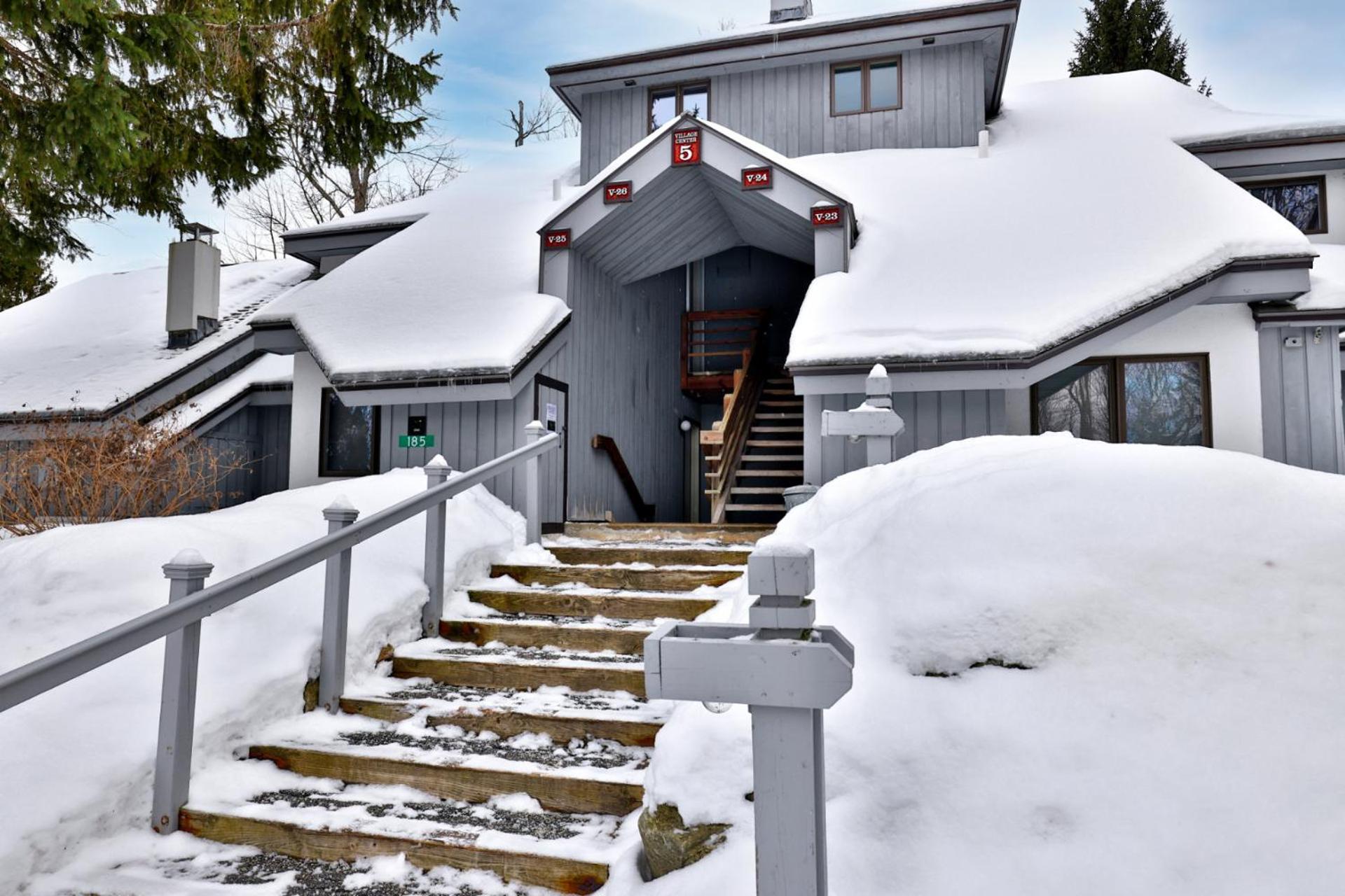 Woods Resort and Spa - Cozy 2-Bedroom Condo Minutes to Ski Resort - Spa, Pool, Hot Tub, Tennis, Fireplace