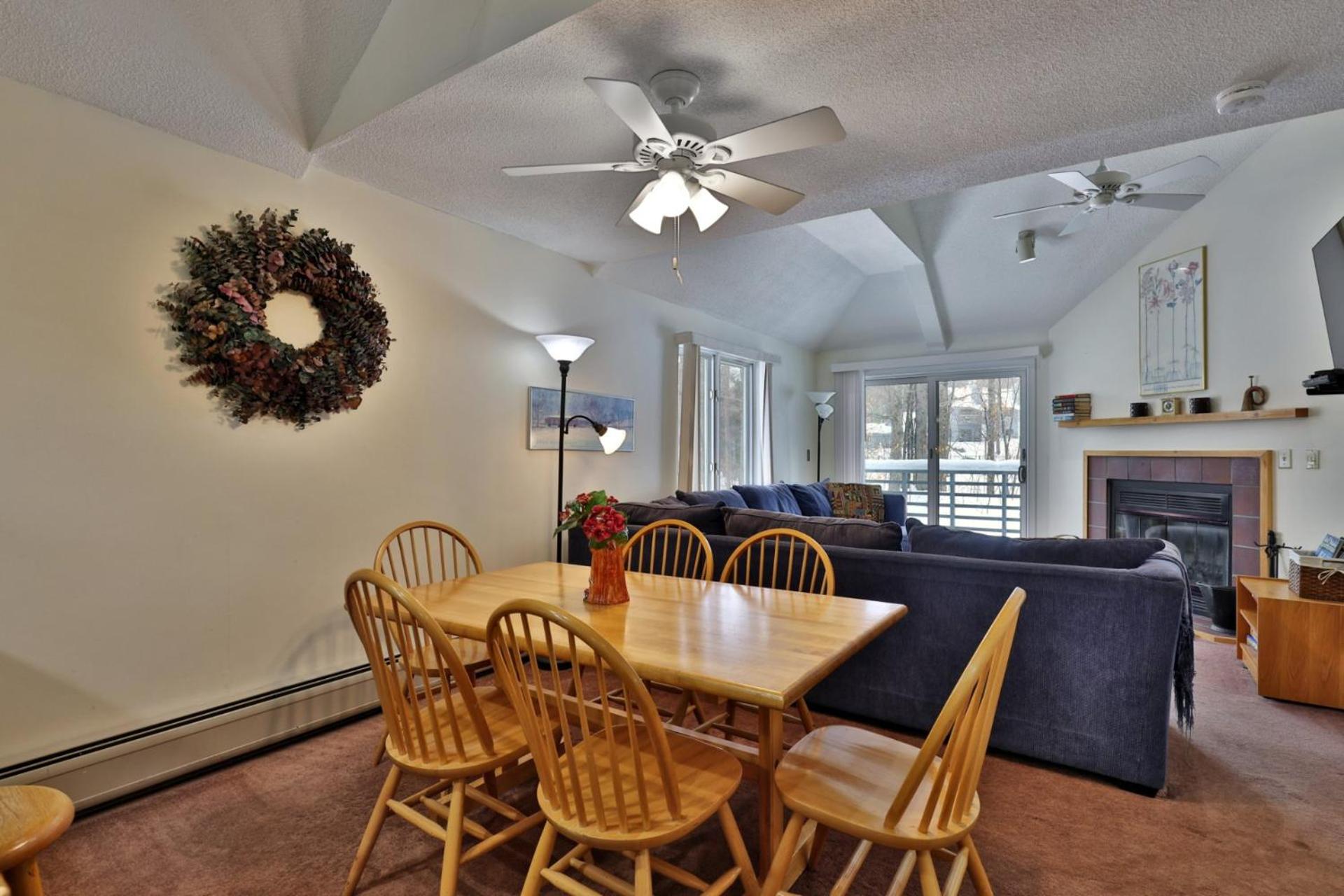 Woods Resort and Spa - Cozy 2-Bedroom Condo Minutes to Ski Resort - Spa, Pool, Hot Tub, Tennis, Fireplace