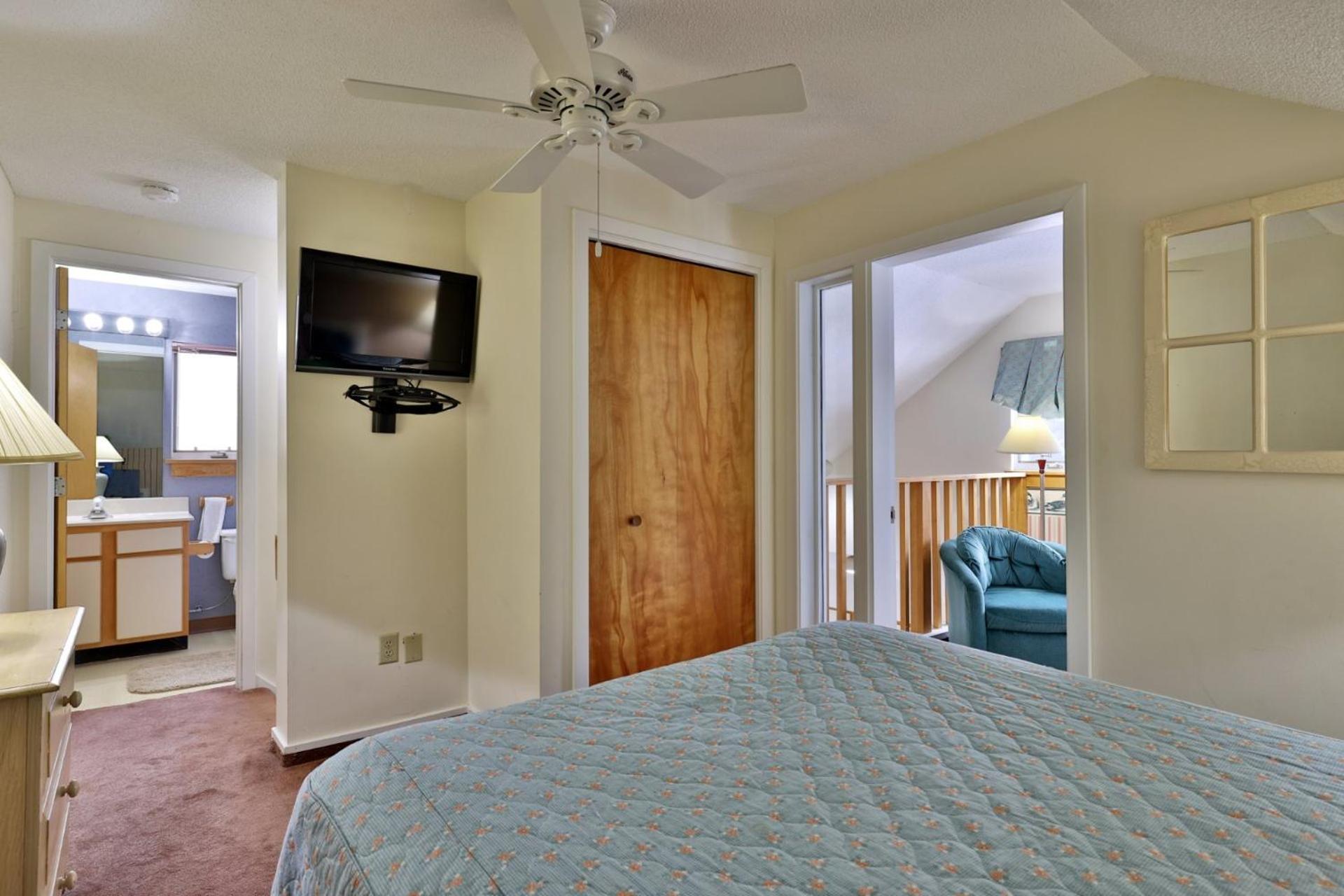 Woods Resort and Spa - Cozy 2-Bedroom Condo Minutes to Ski Resort - Spa, Pool, Hot Tub, Tennis, Fireplace