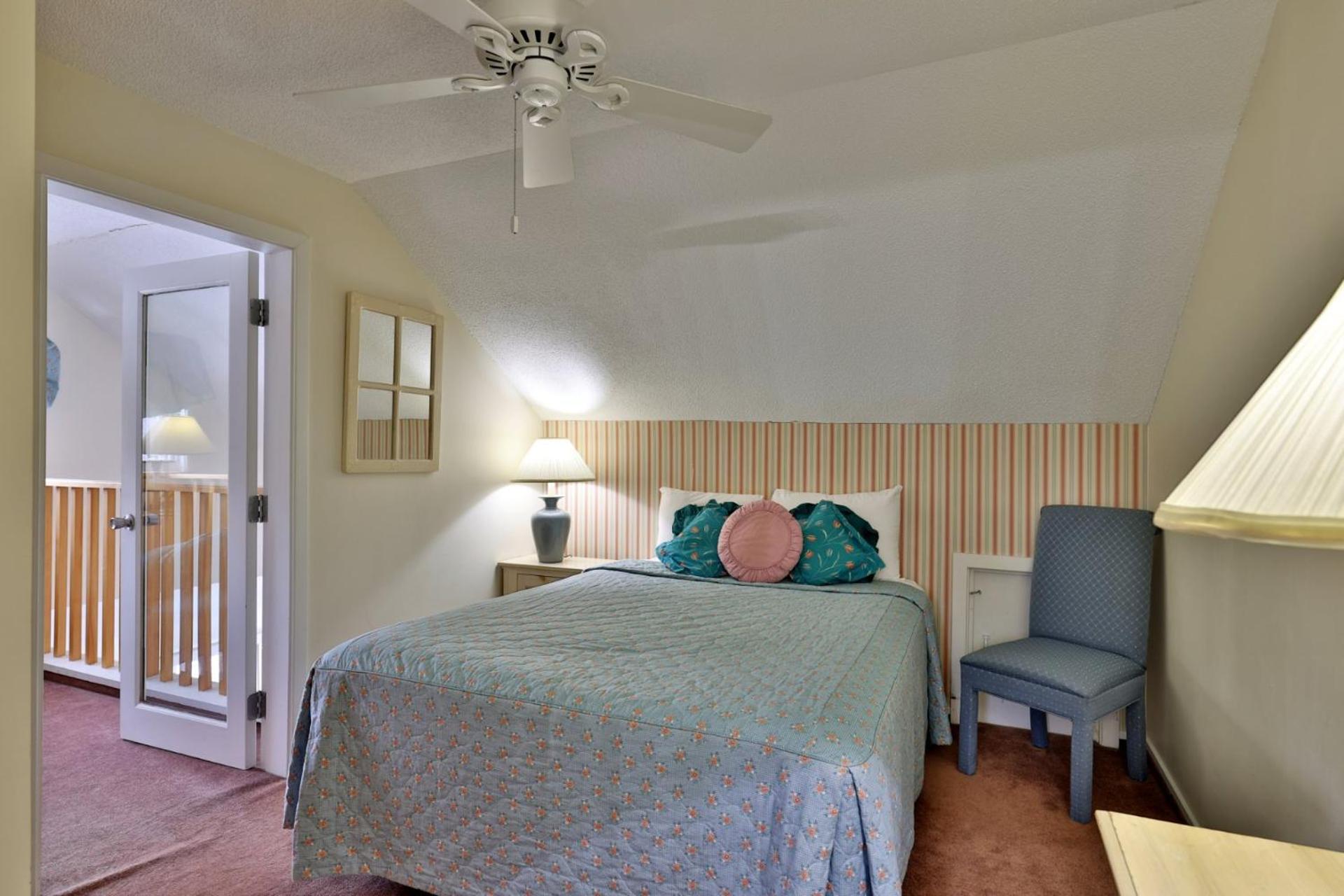 Woods Resort and Spa - Cozy 2-Bedroom Condo Minutes to Ski Resort - Spa, Pool, Hot Tub, Tennis, Fireplace