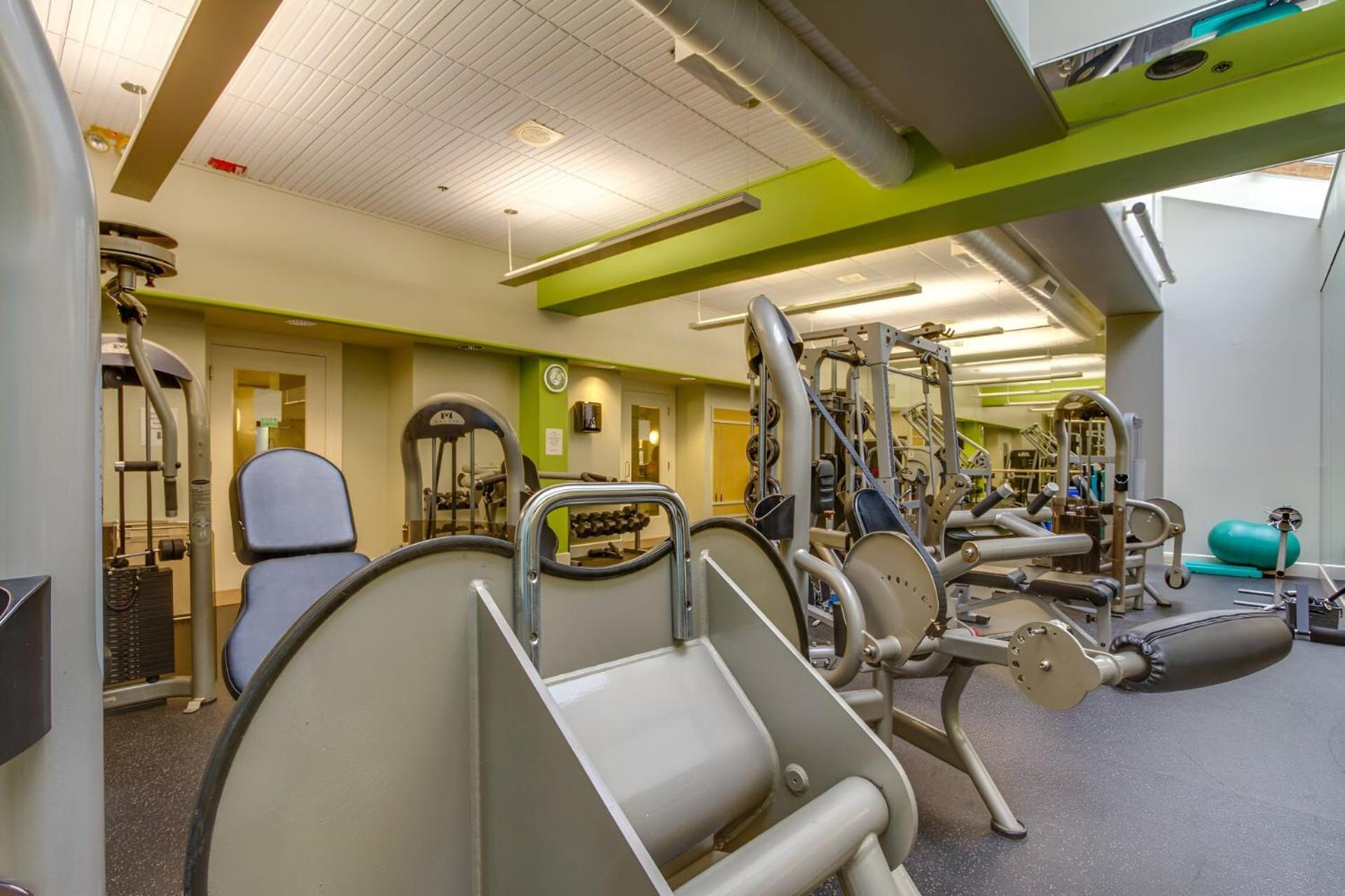 Woods Resort and Spa - Cozy 2-Bedroom Condo Minutes to Ski Resort - Spa, Pool, Hot Tub, Tennis, Fireplace