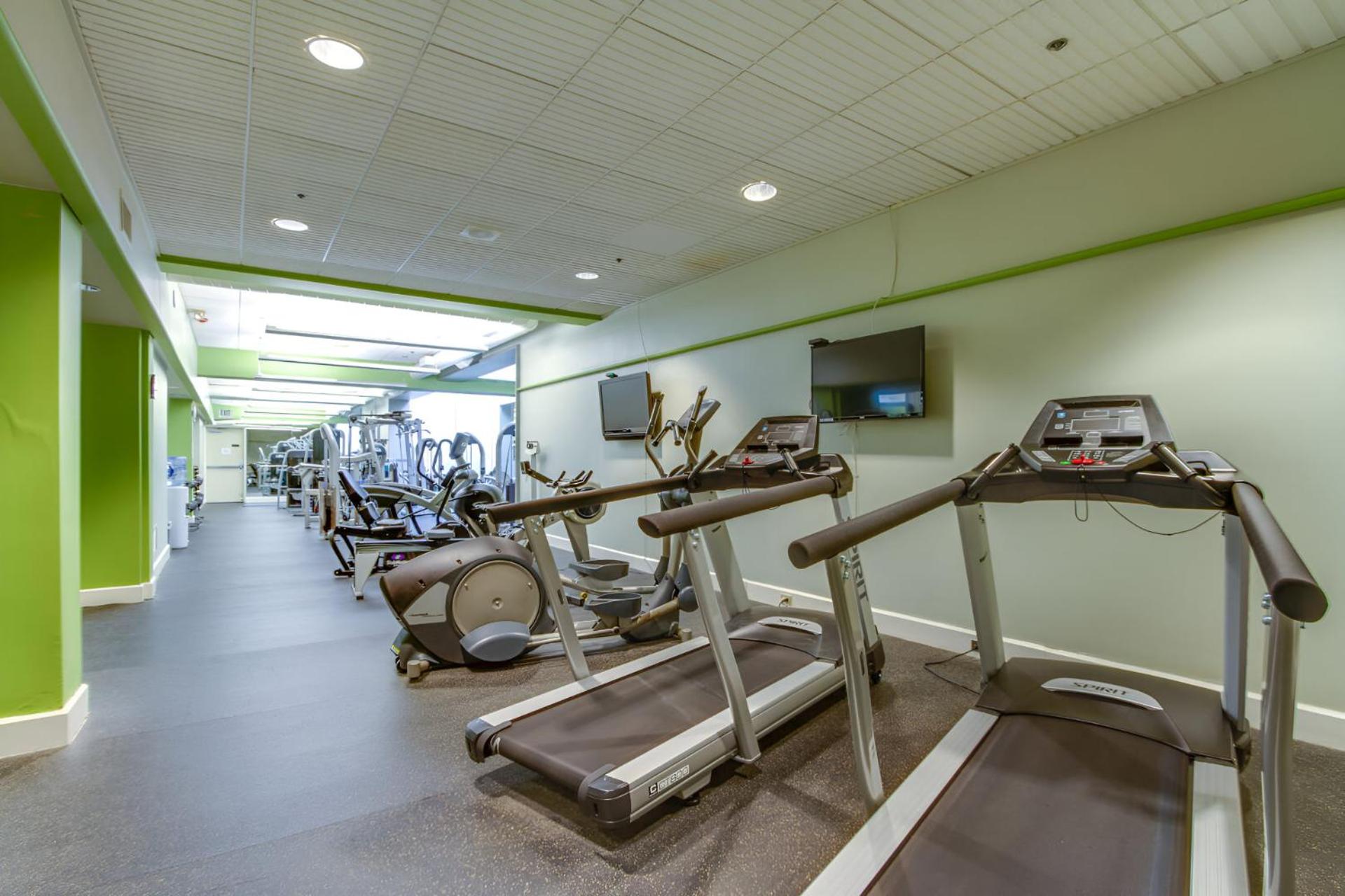 Woods Resort and Spa - Cozy 2-Bedroom Condo Minutes to Ski Resort - Spa, Pool, Hot Tub, Tennis, Fireplace