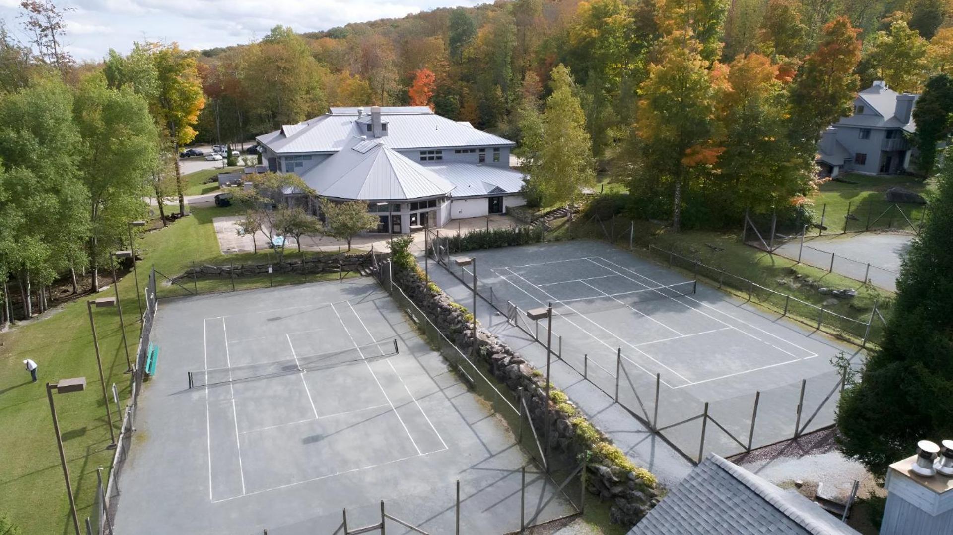 Woods Resort and Spa - Cozy 2-Bedroom Condo Minutes to Ski Resort - Spa, Pool, Hot Tub, Tennis, Fireplace