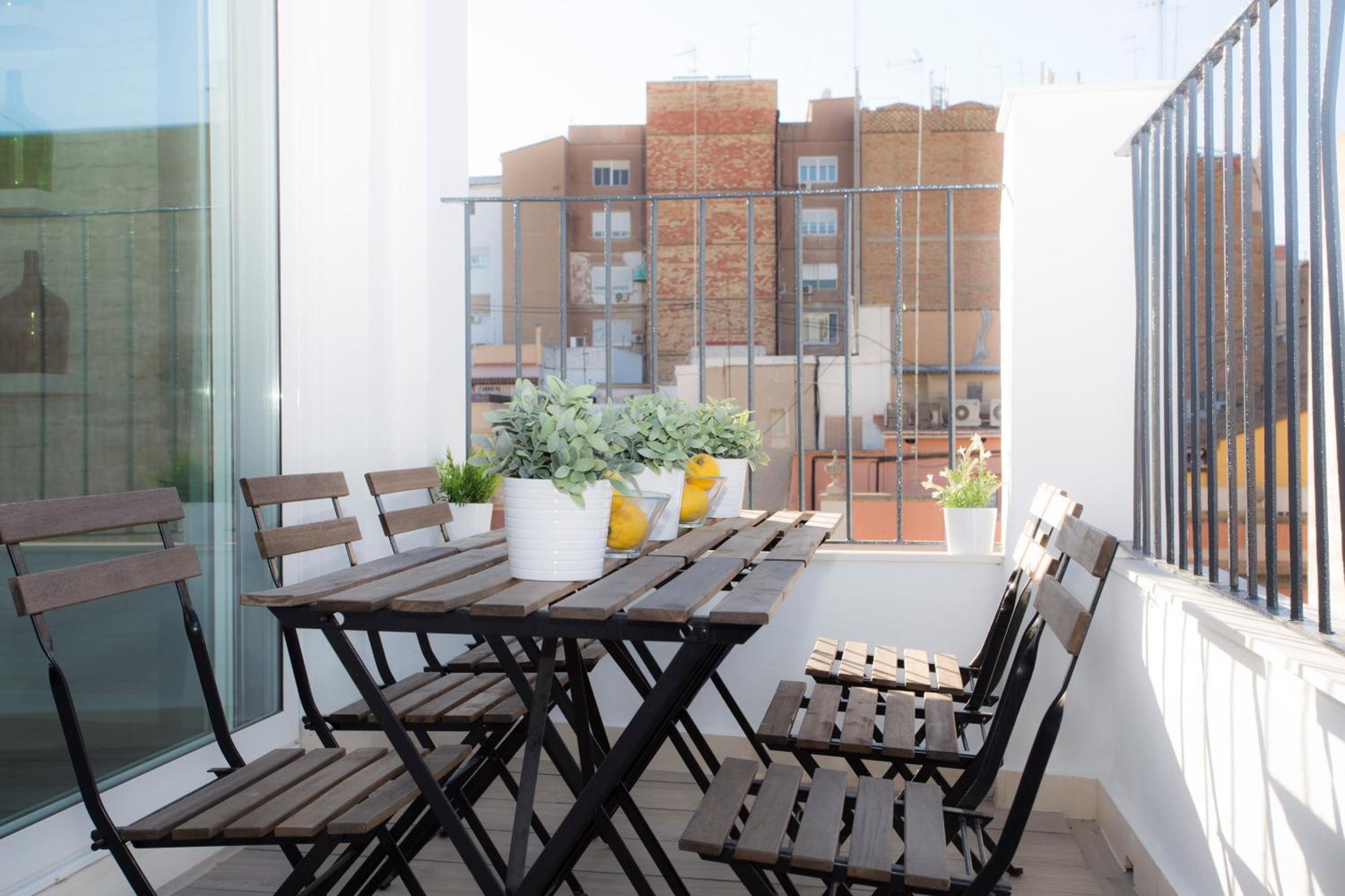 SingularStays Mercado Central