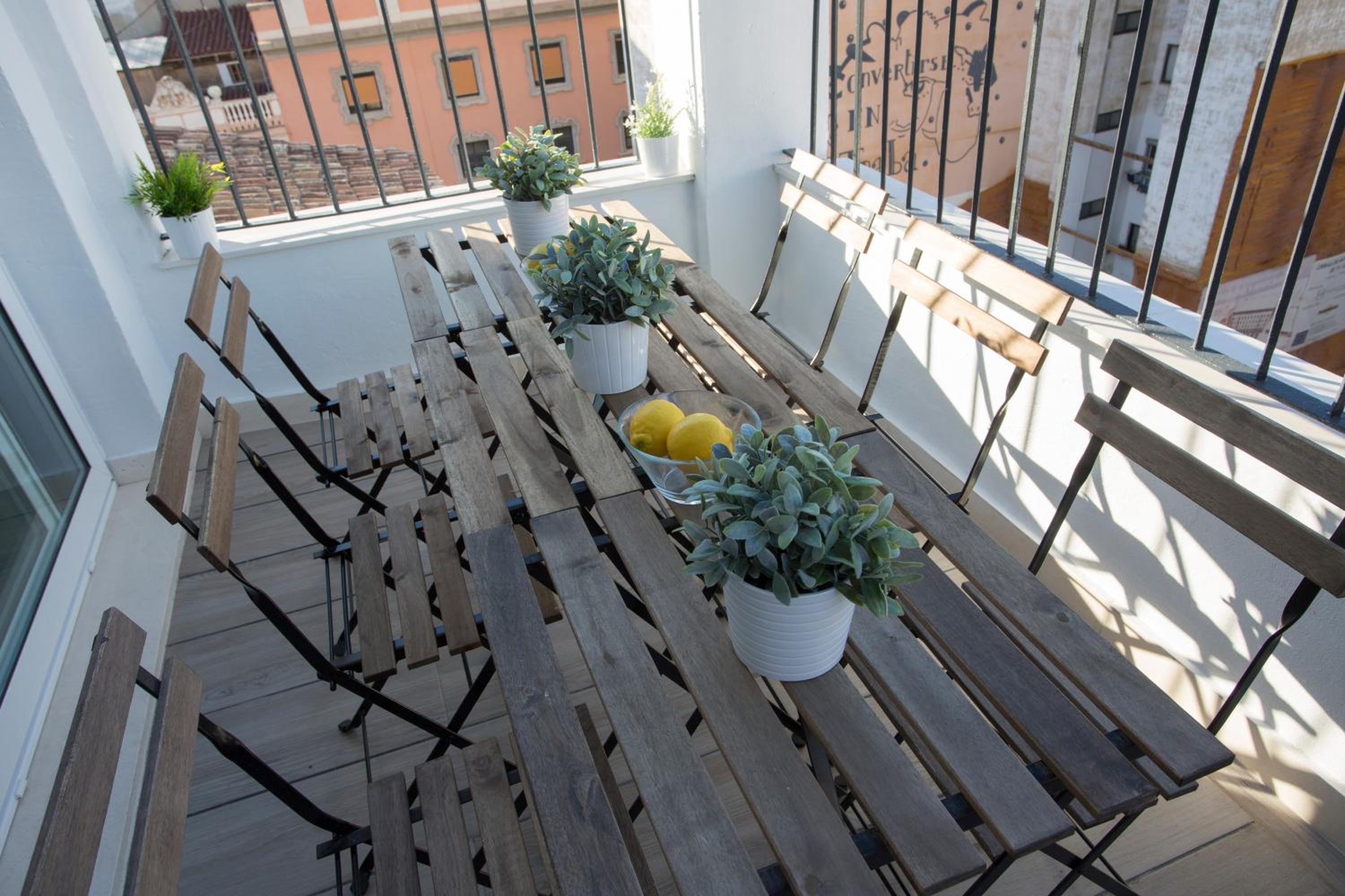 SingularStays Mercado Central