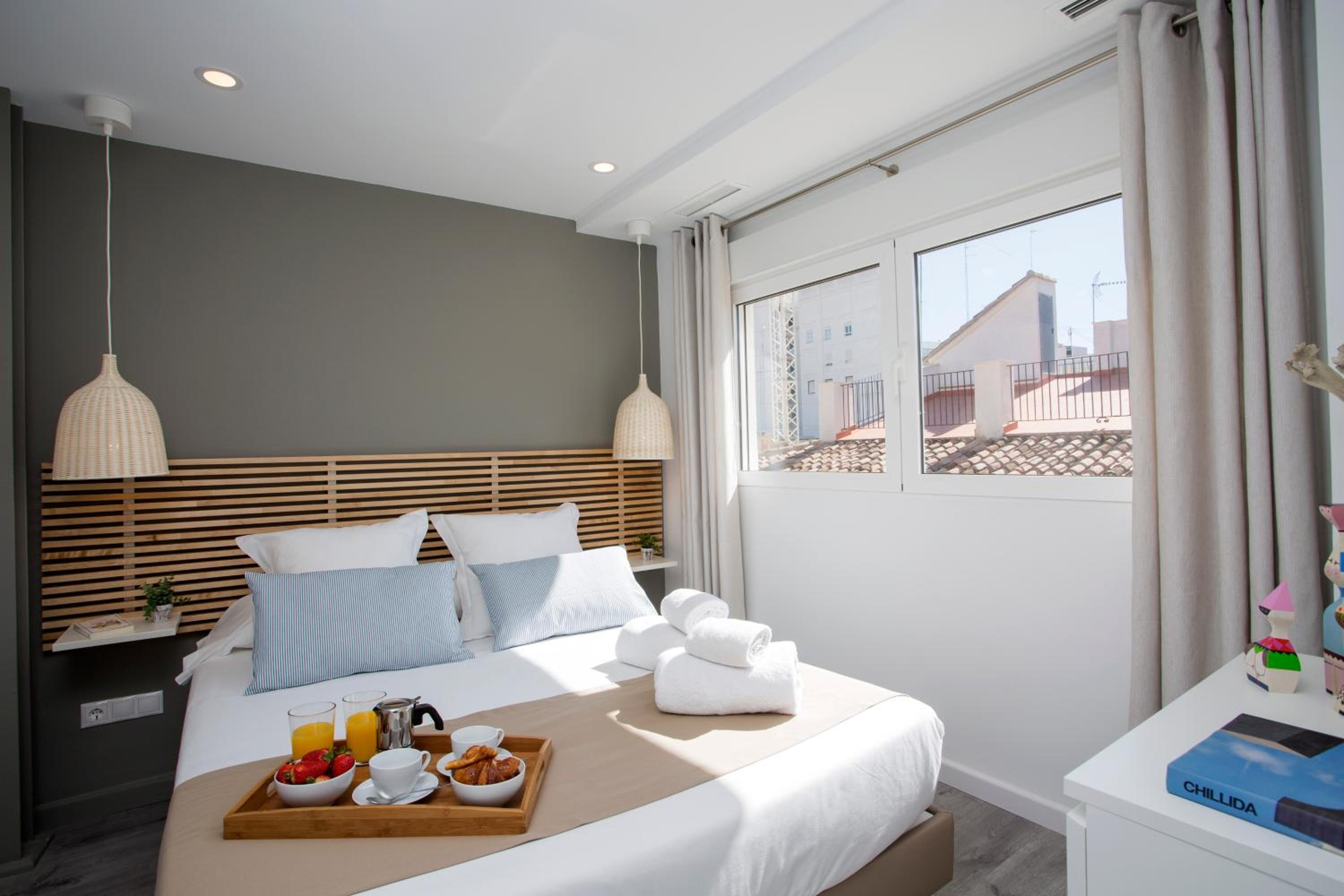 SingularStays Mercado Central