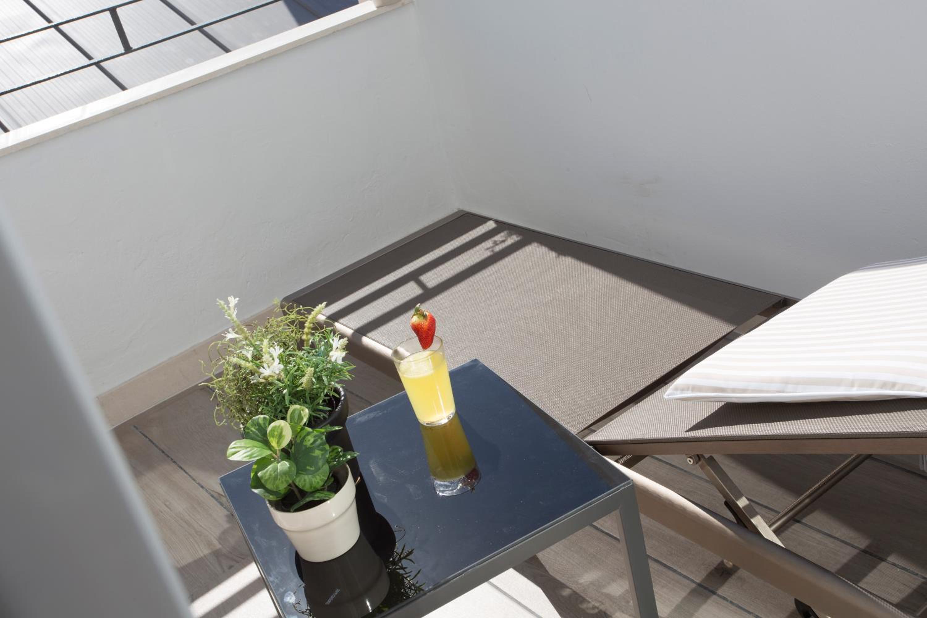 SingularStays Mercado Central