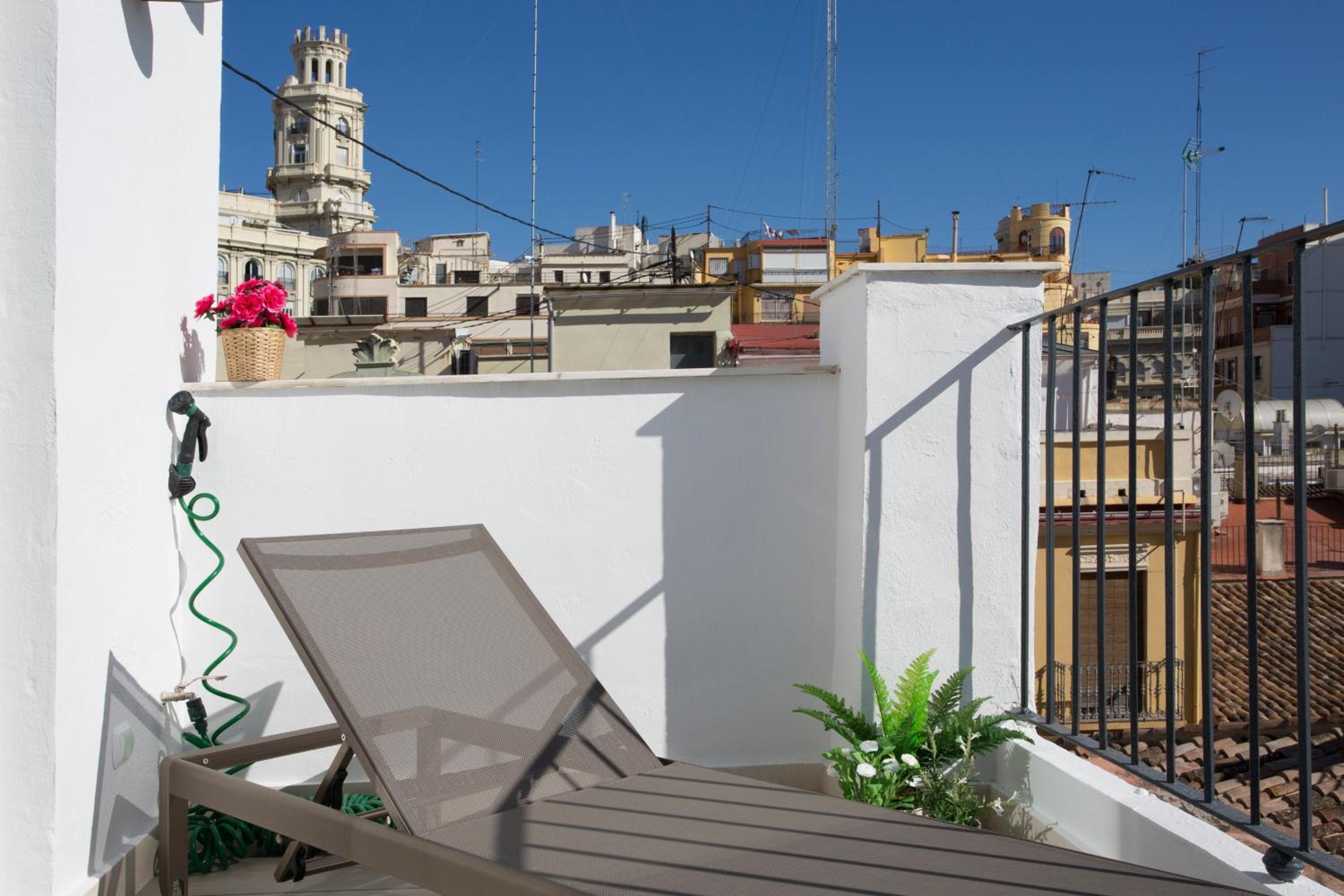SingularStays Mercado Central