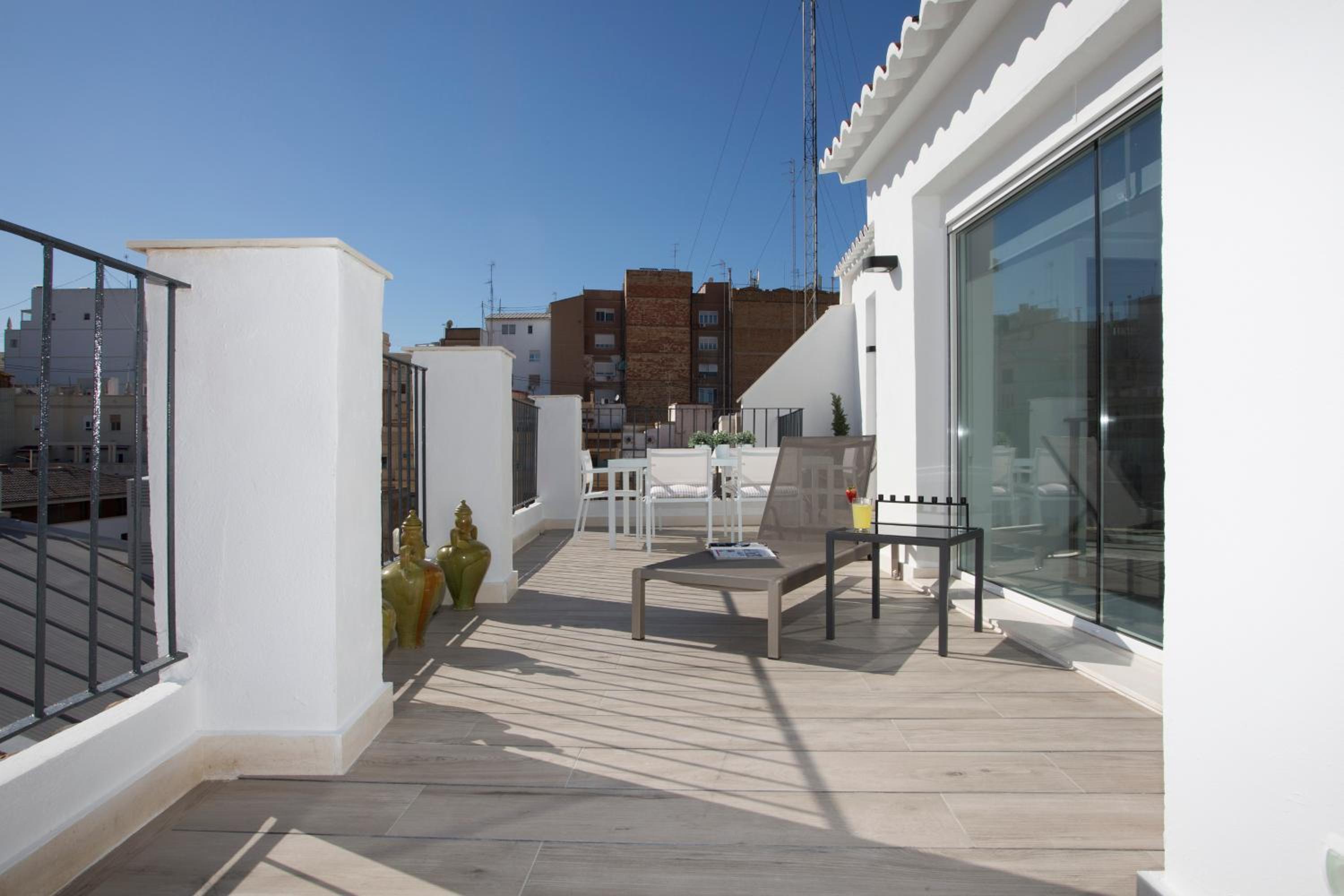 SingularStays Mercado Central