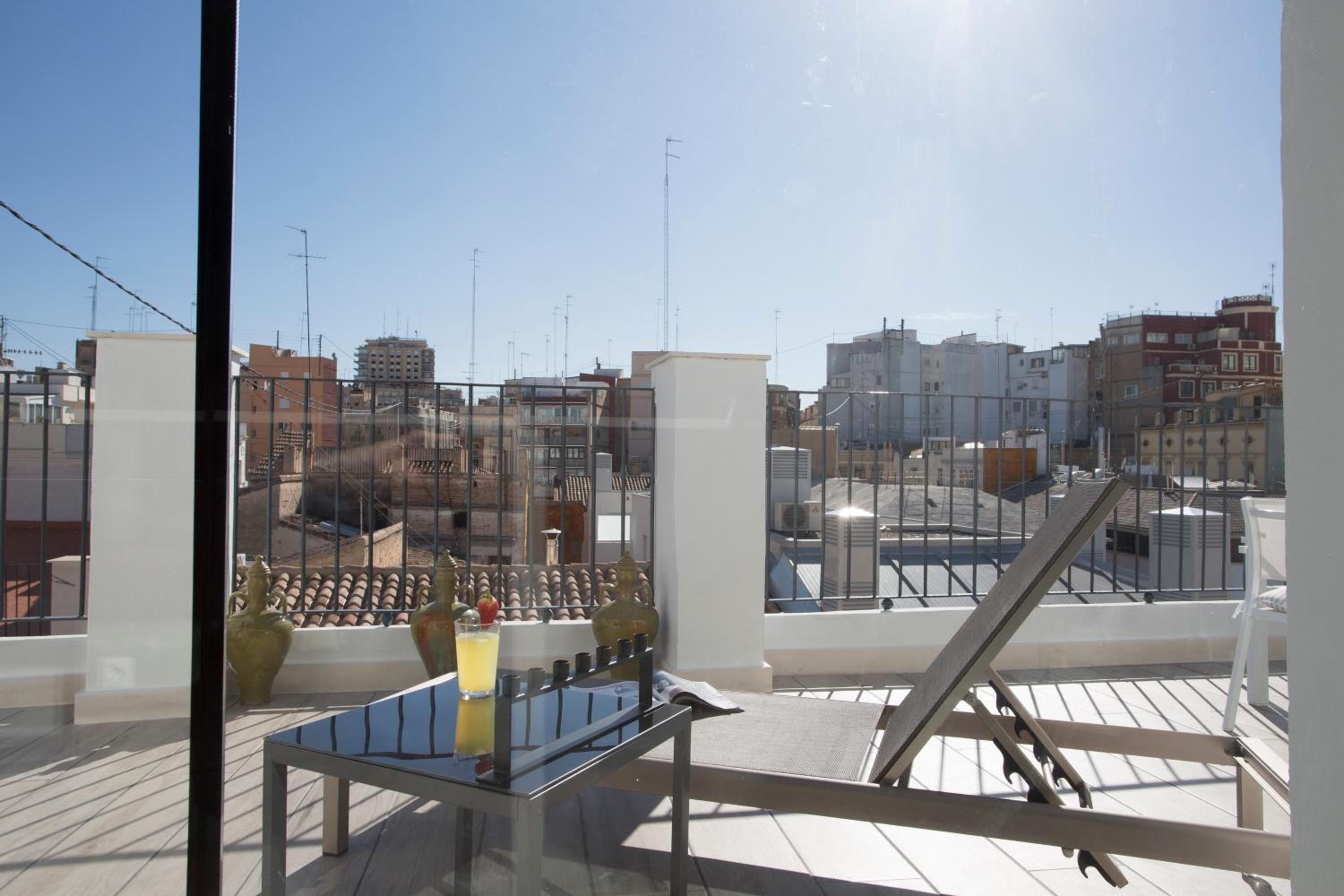 SingularStays Mercado Central