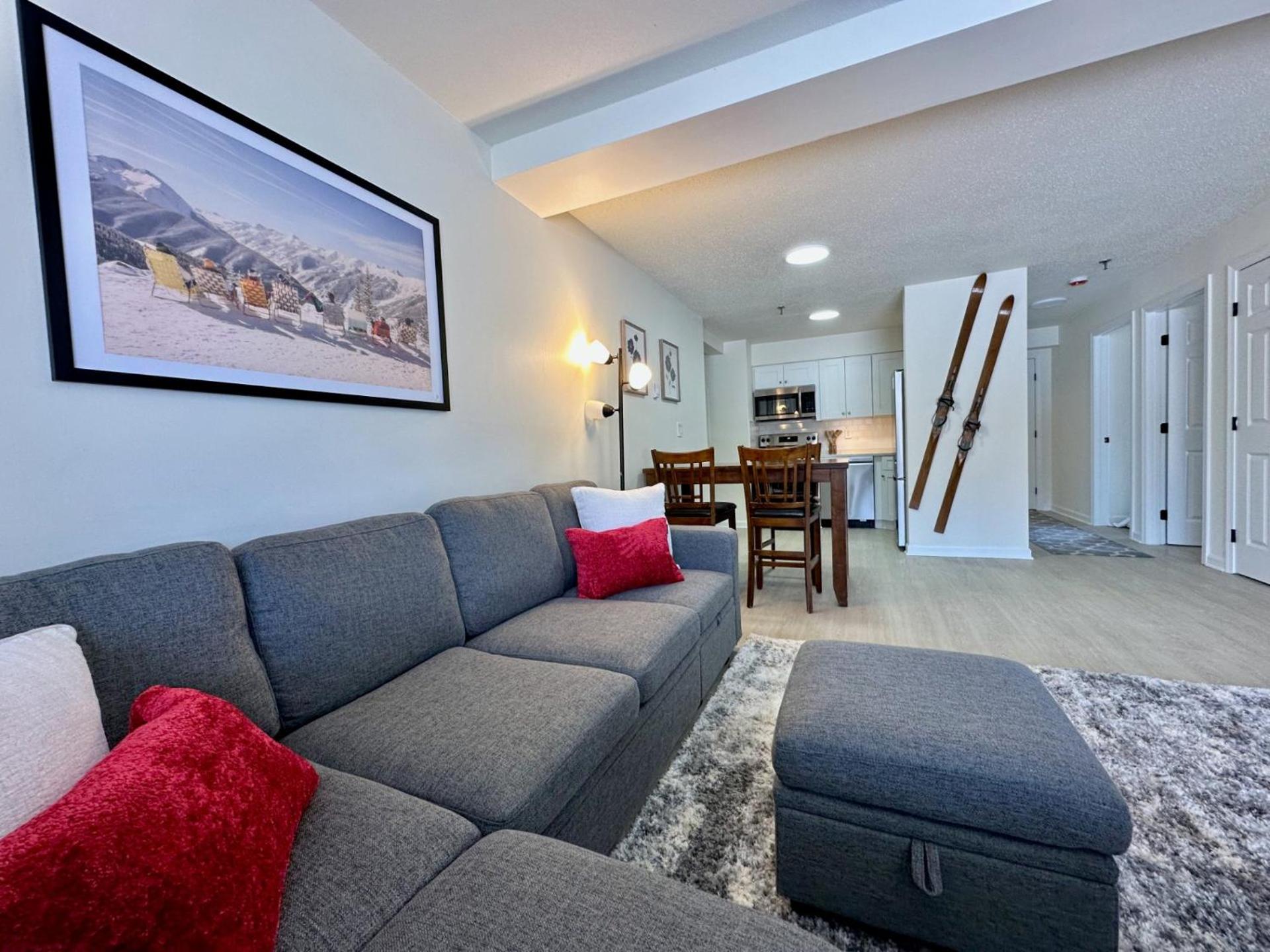 Mountain Green Resort - 2BR, 2BA Renovated Condo, Pool, Hot Tub, Shuttle, Gym, Restaurant
