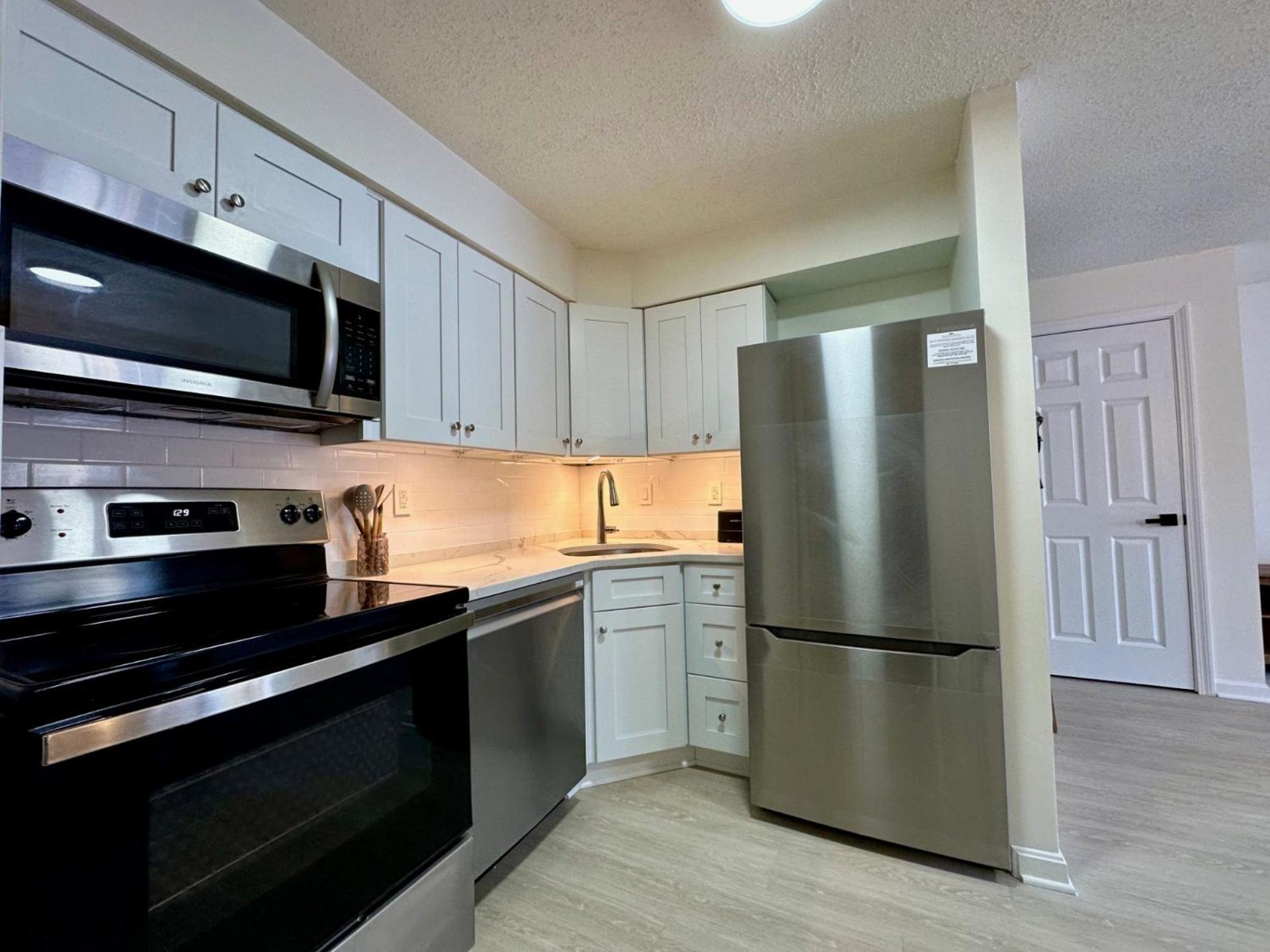 Mountain Green Resort - 2BR, 2BA Renovated Condo, Pool, Hot Tub, Shuttle, Gym, Restaurant