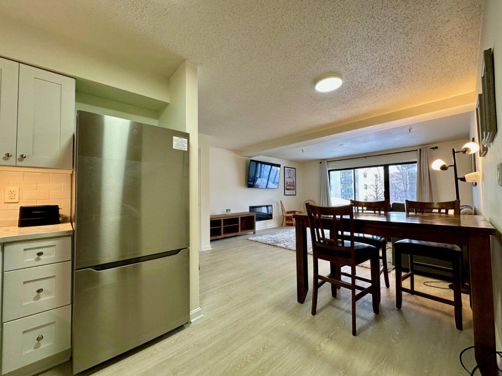 Mountain Green Resort - 2BR, 2BA Renovated Condo, Pool, Hot Tub, Shuttle, Gym, Restaurant