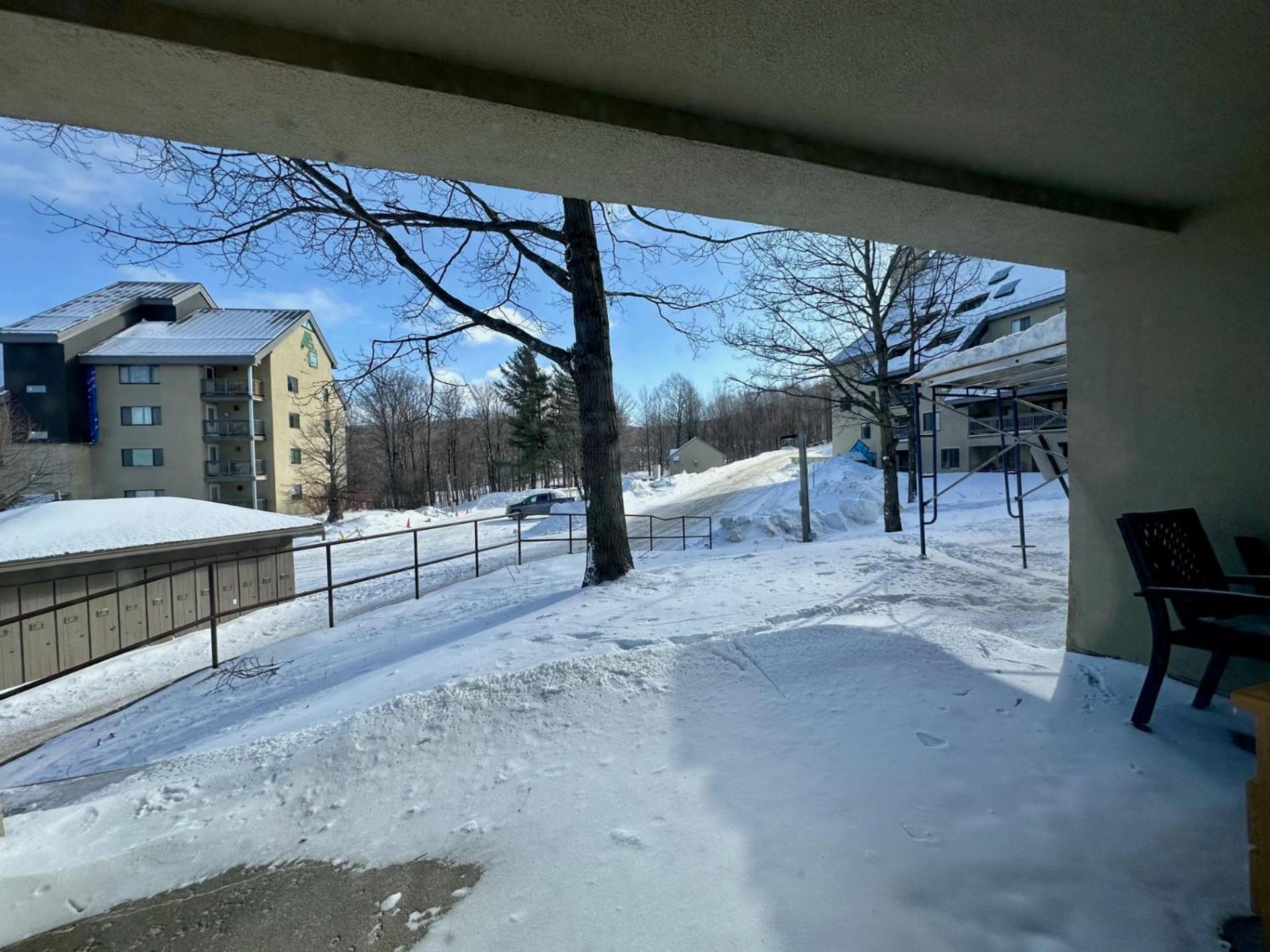 Mountain Green Resort - 2BR, 2BA Renovated Condo, Pool, Hot Tub, Shuttle, Gym, Restaurant