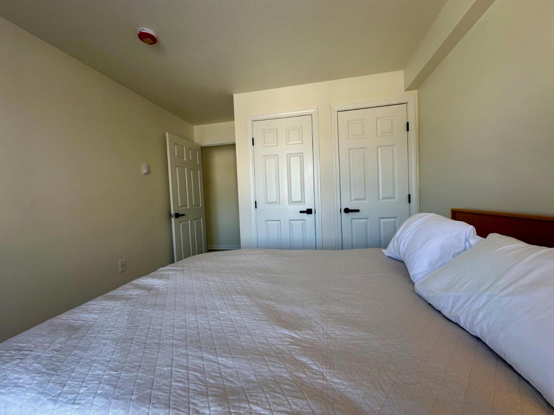 Mountain Green Resort - 2BR, 2BA Renovated Condo, Pool, Hot Tub, Shuttle, Gym, Restaurant