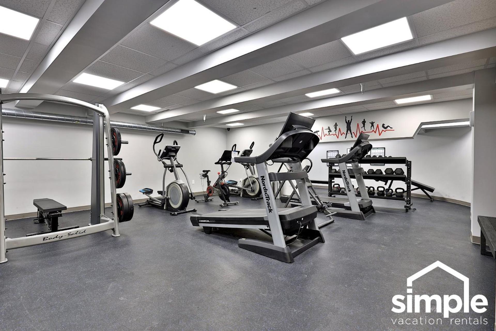 Mountain Green Resort - 2BR, 2BA Renovated Condo, Pool, Hot Tub, Shuttle, Gym, Restaurant