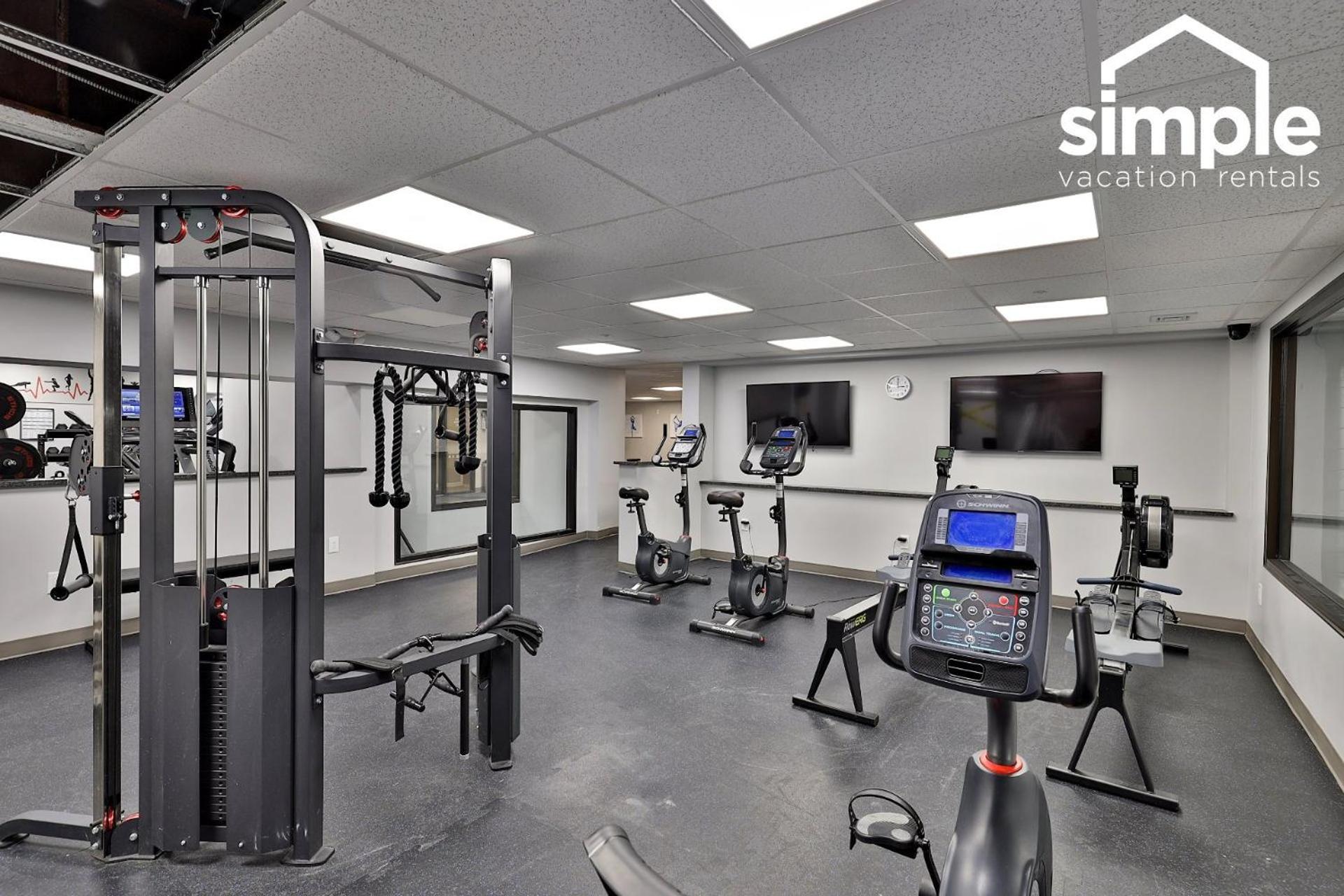 Mountain Green Resort - 2BR, 2BA Renovated Condo, Pool, Hot Tub, Shuttle, Gym, Restaurant