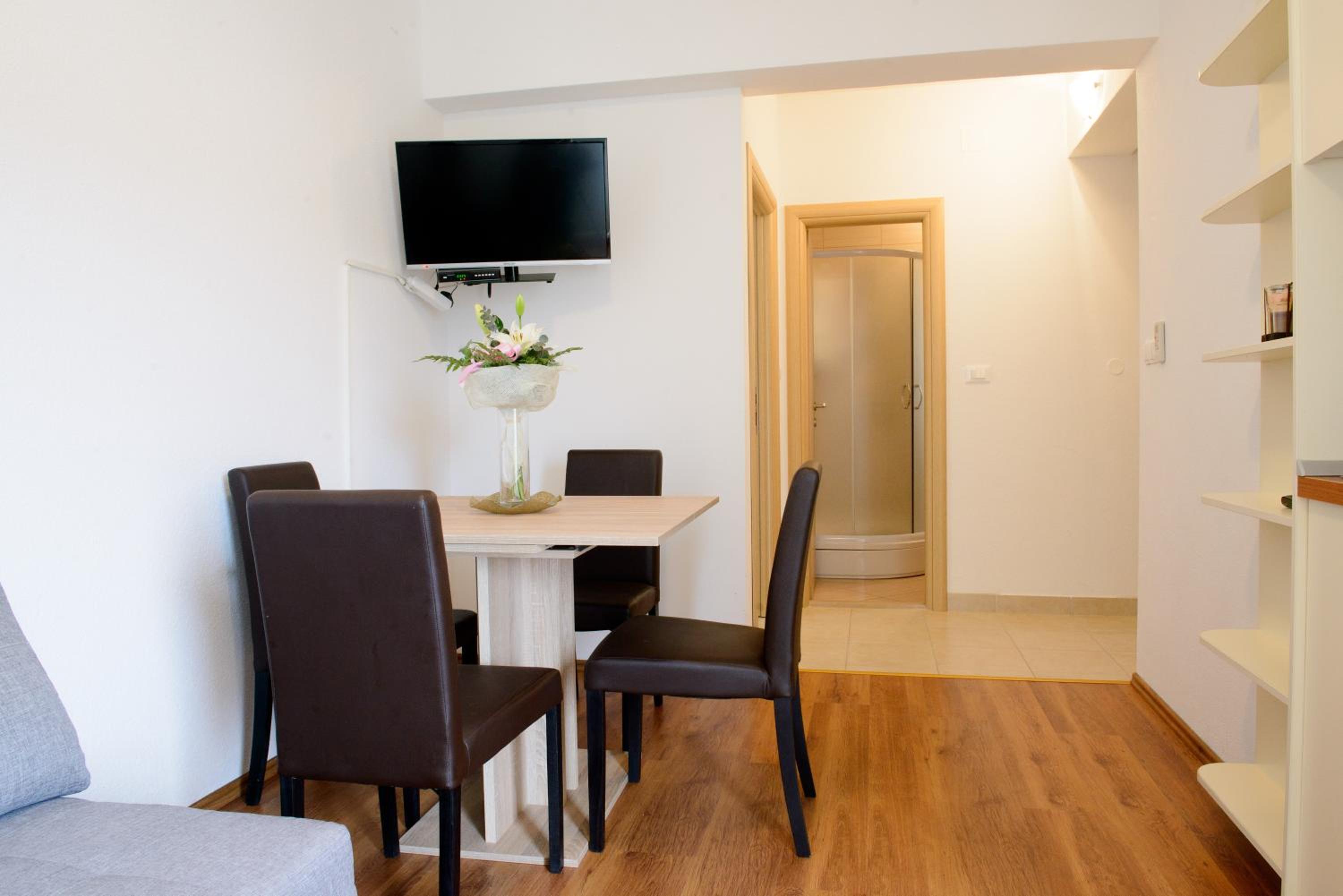 Apartments Deak