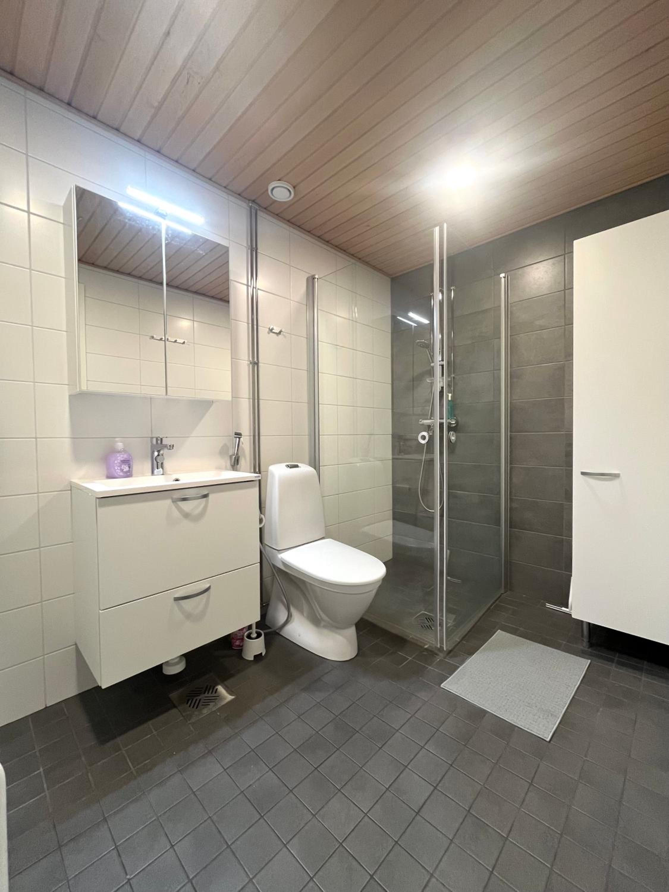 Cozy&Comfy 2BR Brand New Home near Metro
