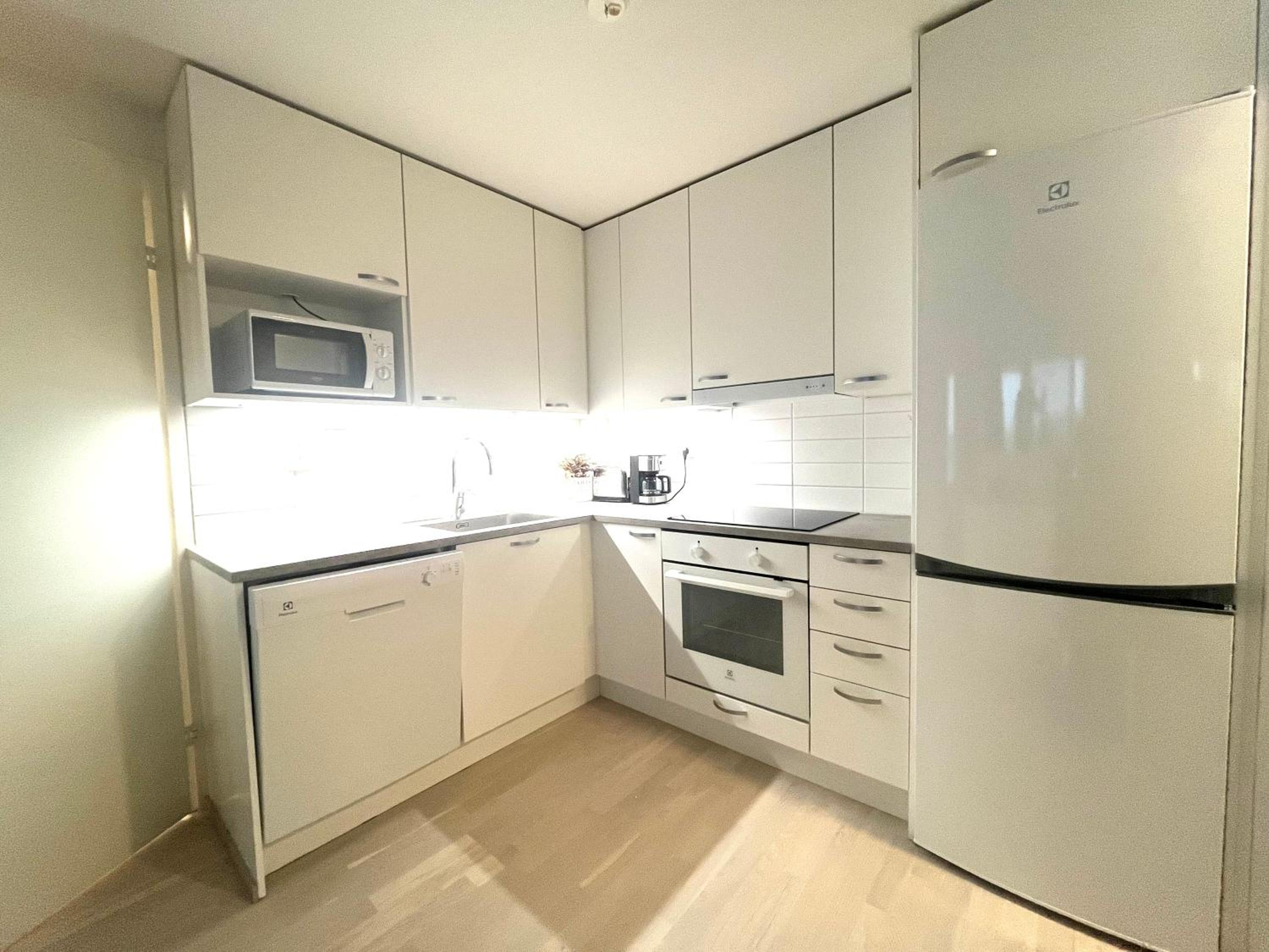Cozy&Comfy 2BR Brand New Home near Metro