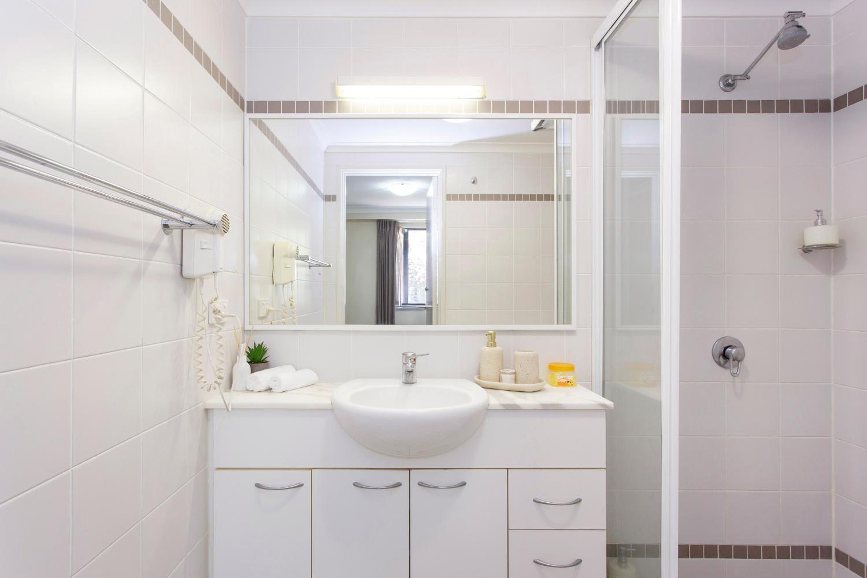 Resort-style living in Perth CBD - 2X2 Apt
