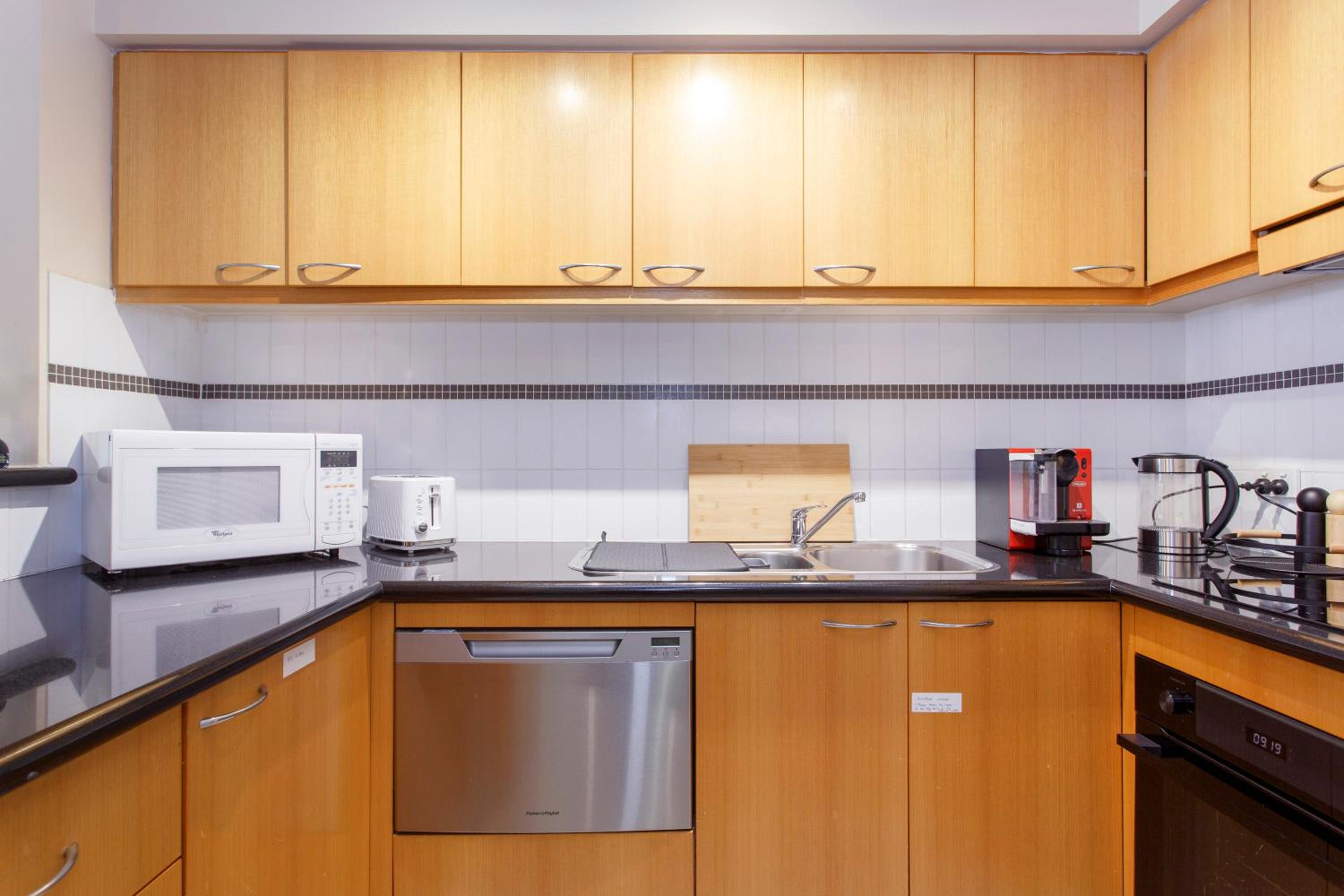 Resort-style living in Perth CBD - 2X2 Apt