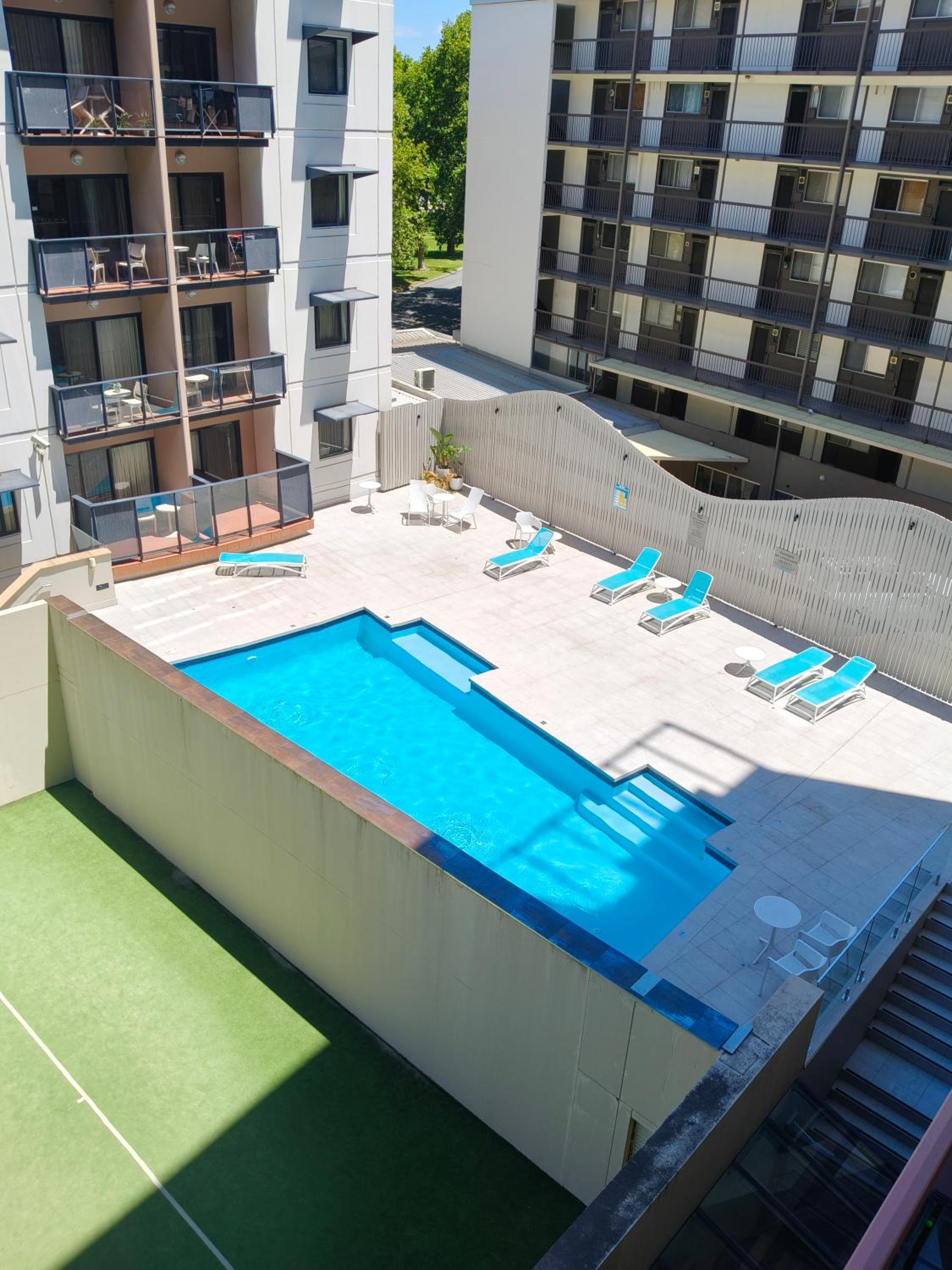 Resort-style living in Perth CBD - 2X2 Apt