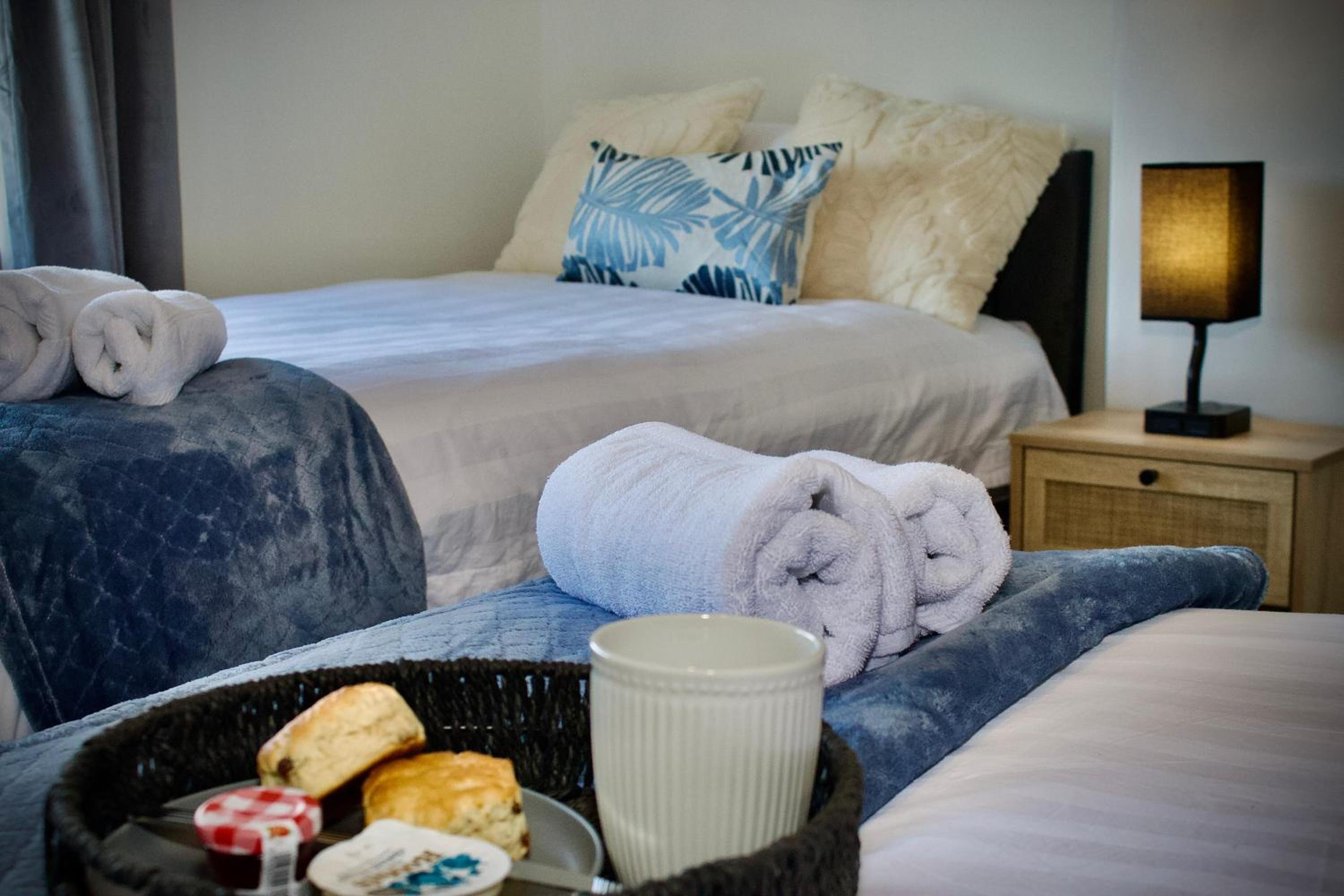 Cosy 2-Bed Home Near St Helens Centre - Free WiFi
