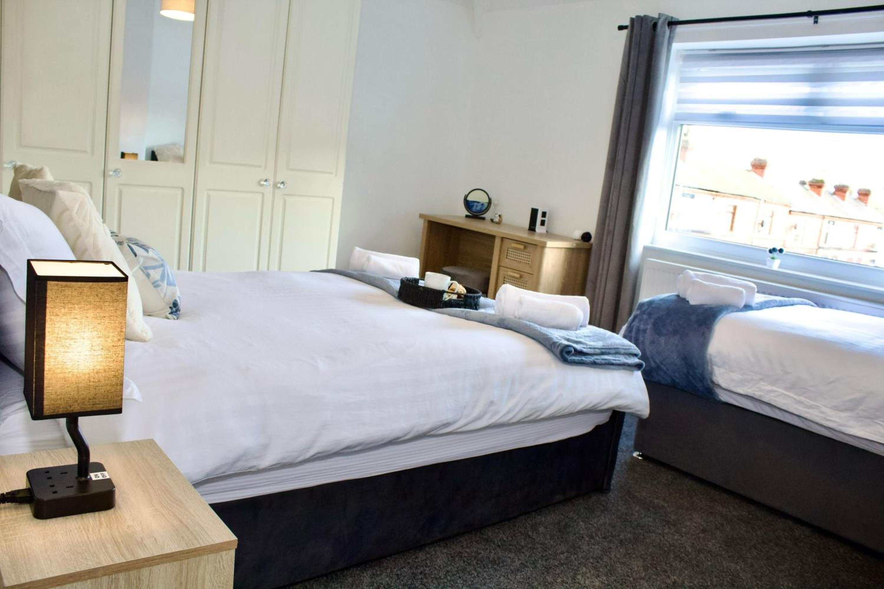 Cosy 2-Bed Home Near St Helens Centre - Free WiFi