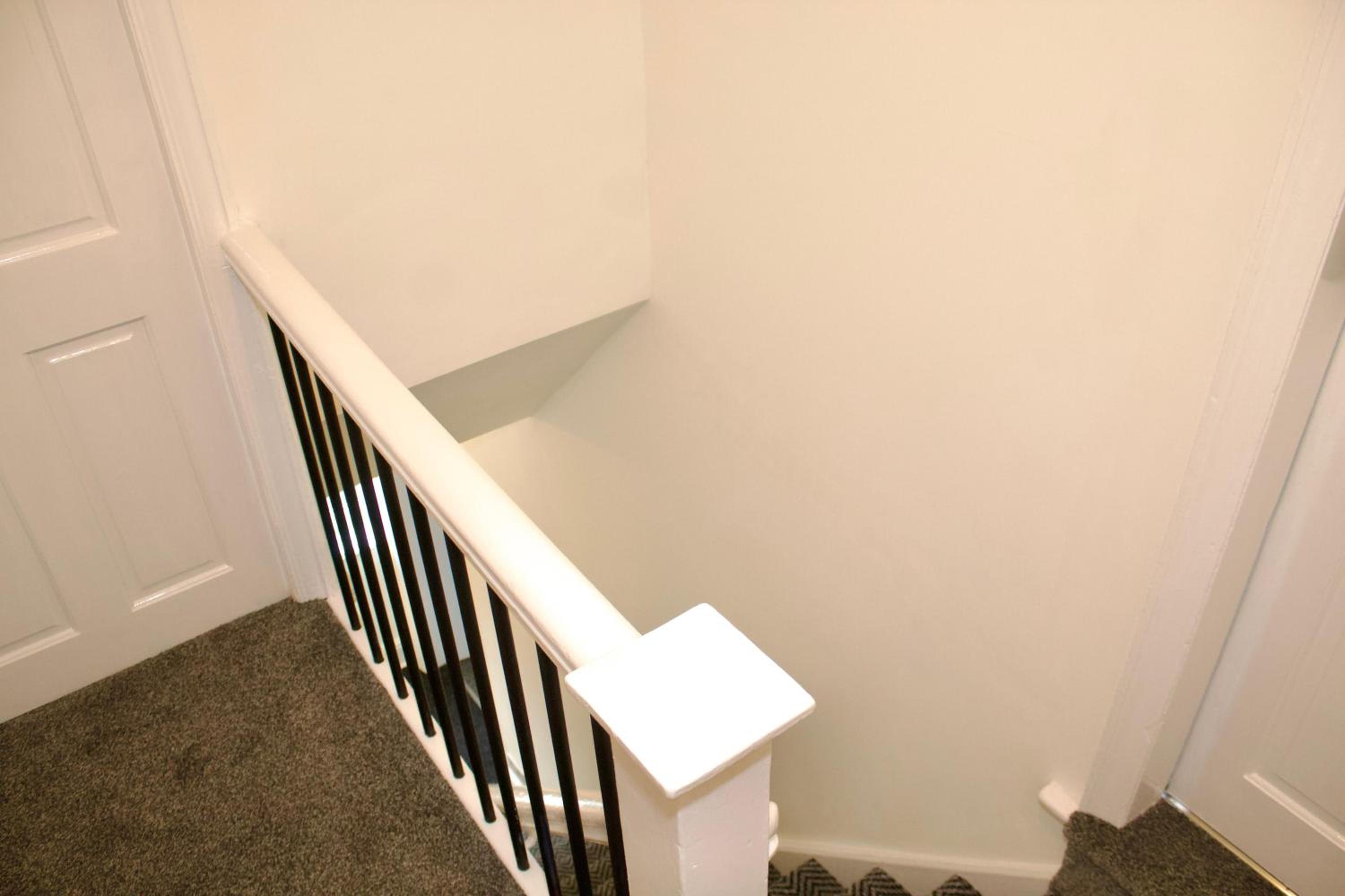 Cosy 2-Bed Home Near St Helens Centre - Free WiFi