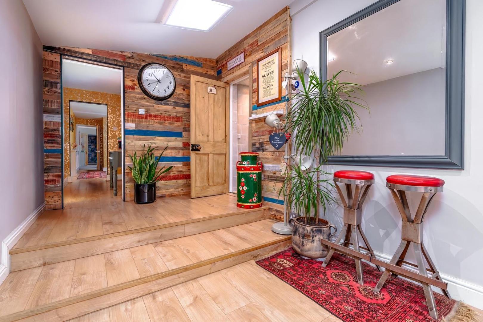 Garden Flat with Private Sauna and Wood Burner